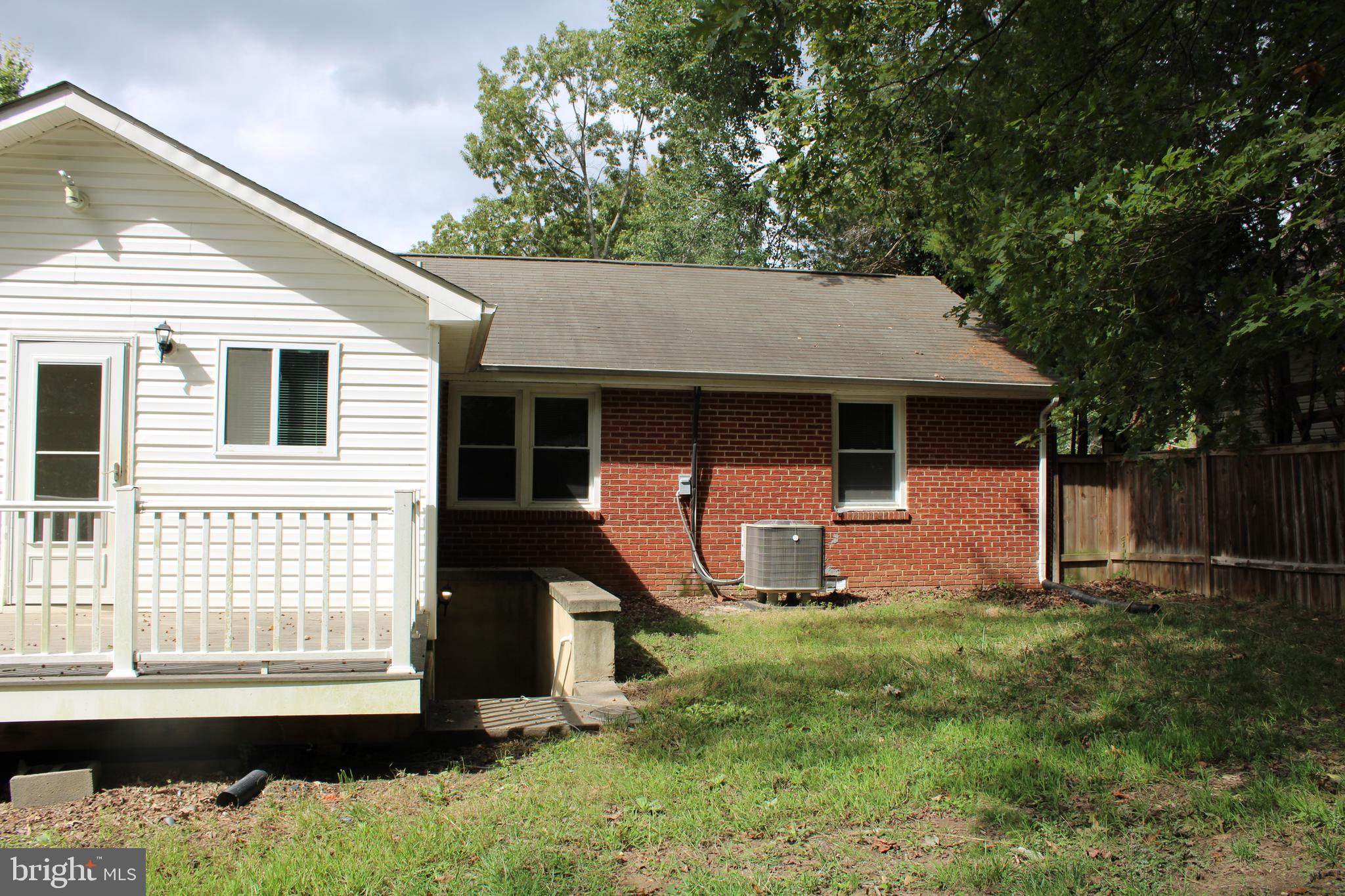 TRIANGLE - Residential Lease