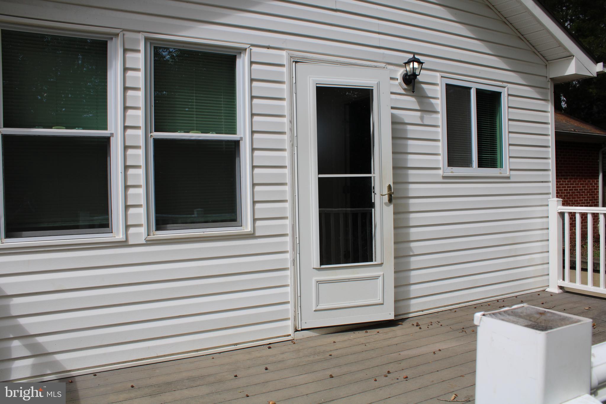 TRIANGLE - Residential Lease