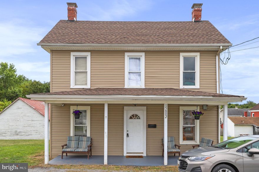 ***** PRICE IMPROVEMENT **** Sellers are relocating and highly motivated!!! This property is priced to sell. Schedule your showing today!!! Adorable, Move in ready, 3 bedroom and 2  full bath home that you don't want to miss! This home features tons of updates and renovation including, but not limited to; updated kitchen with new appliances (2022), Remodeled bathroom(2022), new light fixtures throughout the house (2022), AC/Heat pump (2021), new breaker box that amps to 240 (2021) , brand new water heater (2023), sup pump (2023), water proofing/French drain(2023). This home won't last long, Schedule your showing today.