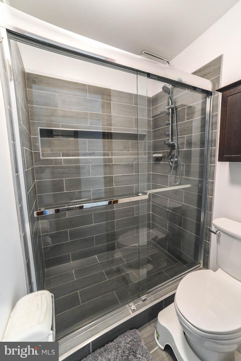 LAUREL DRIVE-MONTROSE SU - Residential