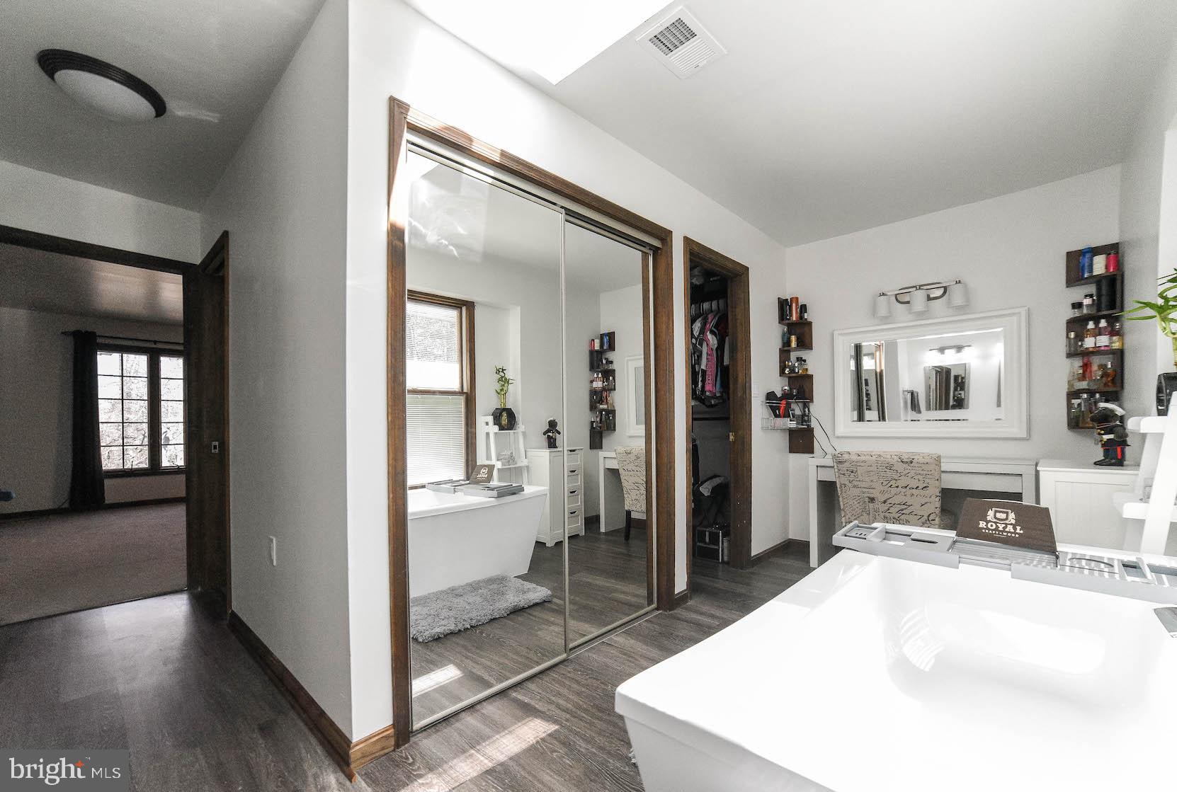 LAUREL DRIVE-MONTROSE SU - Residential