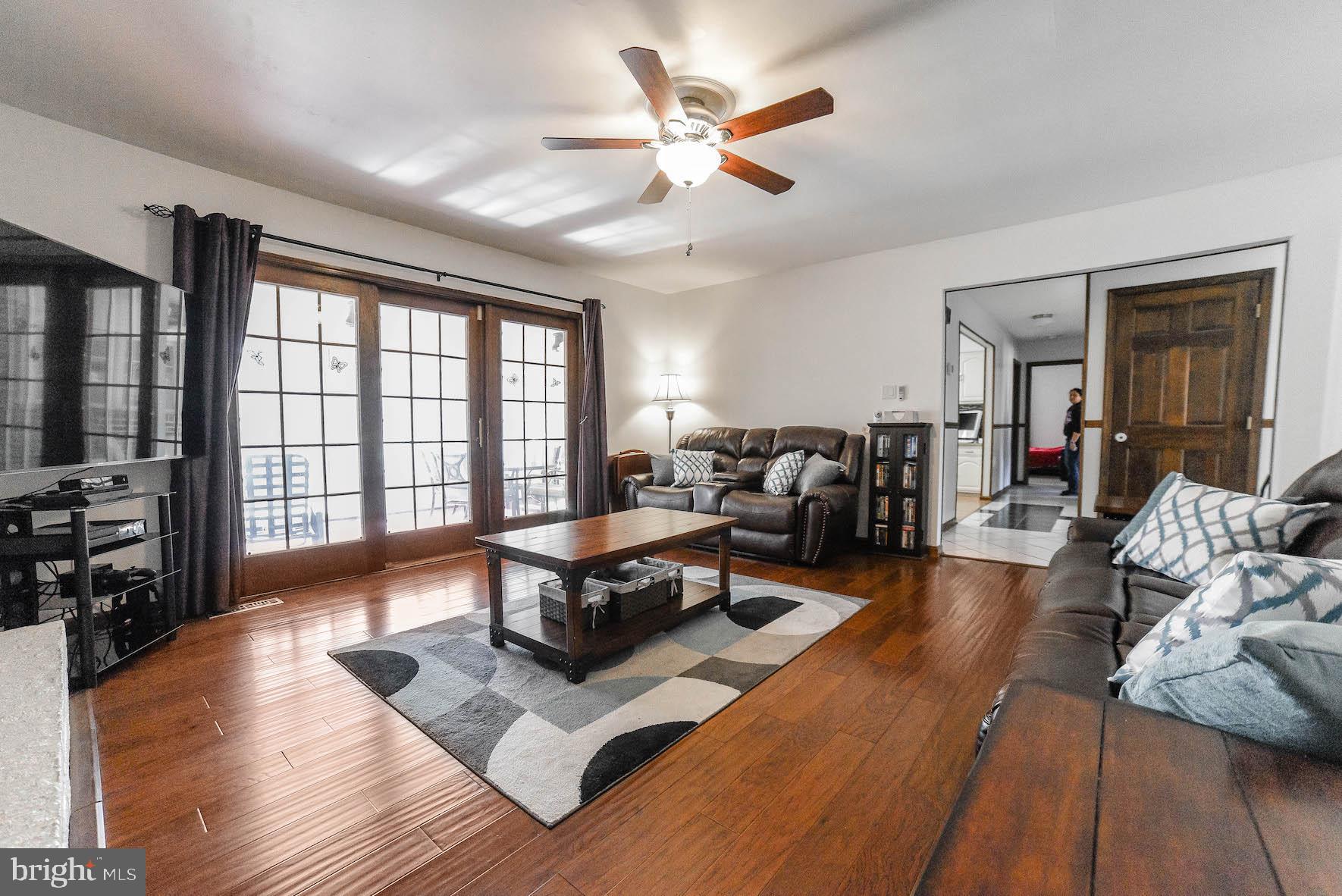 LAUREL DRIVE-MONTROSE SU - Residential