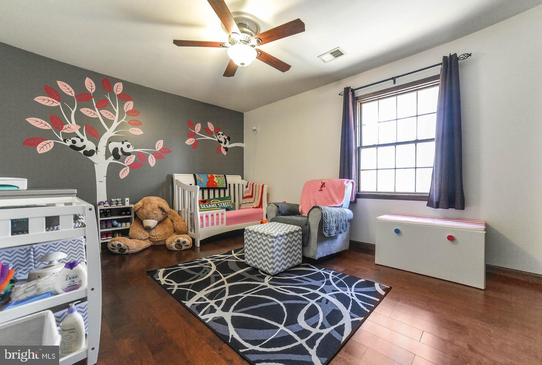 LAUREL DRIVE-MONTROSE SU - Residential