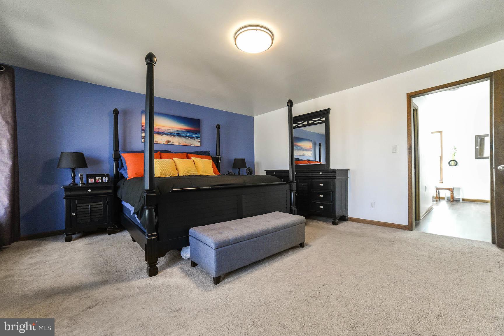 LAUREL DRIVE-MONTROSE SU - Residential