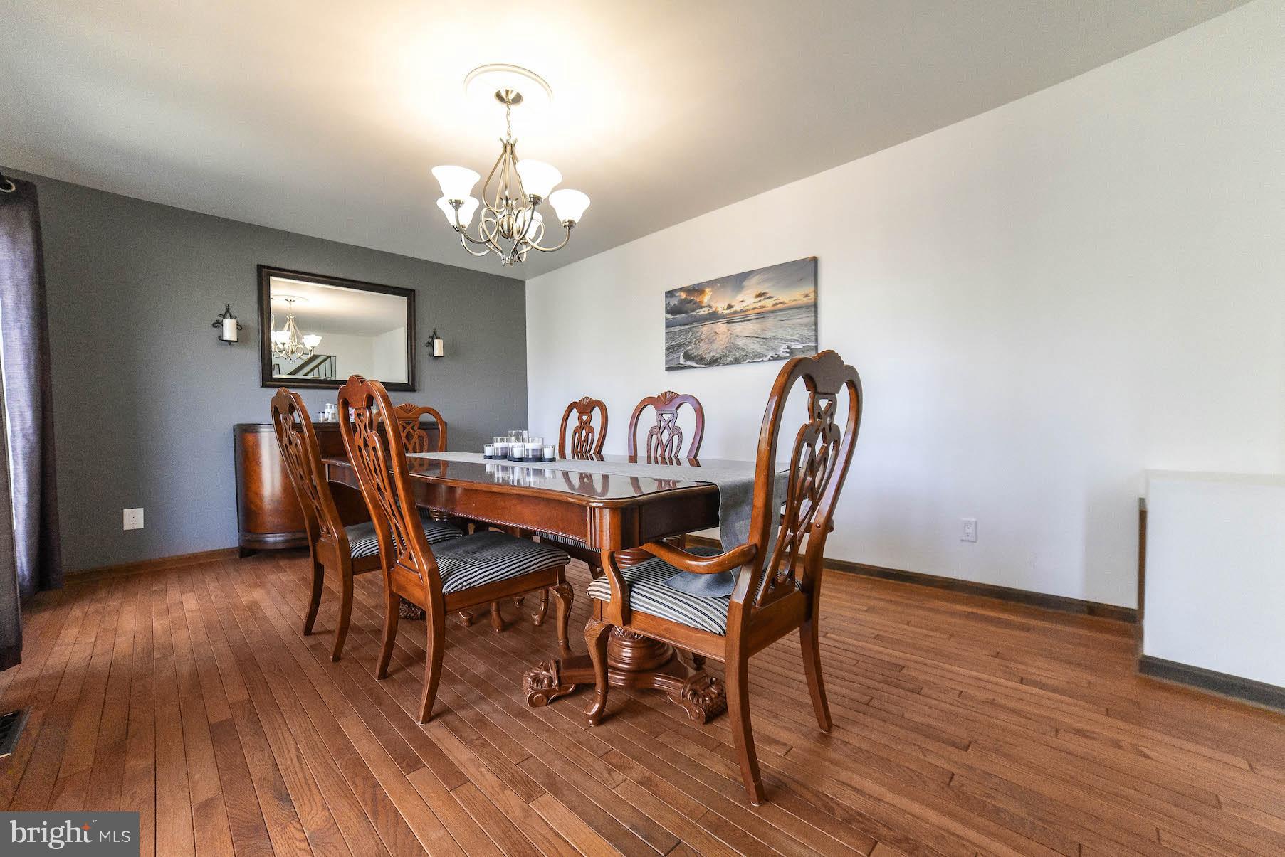 LAUREL DRIVE-MONTROSE SU - Residential