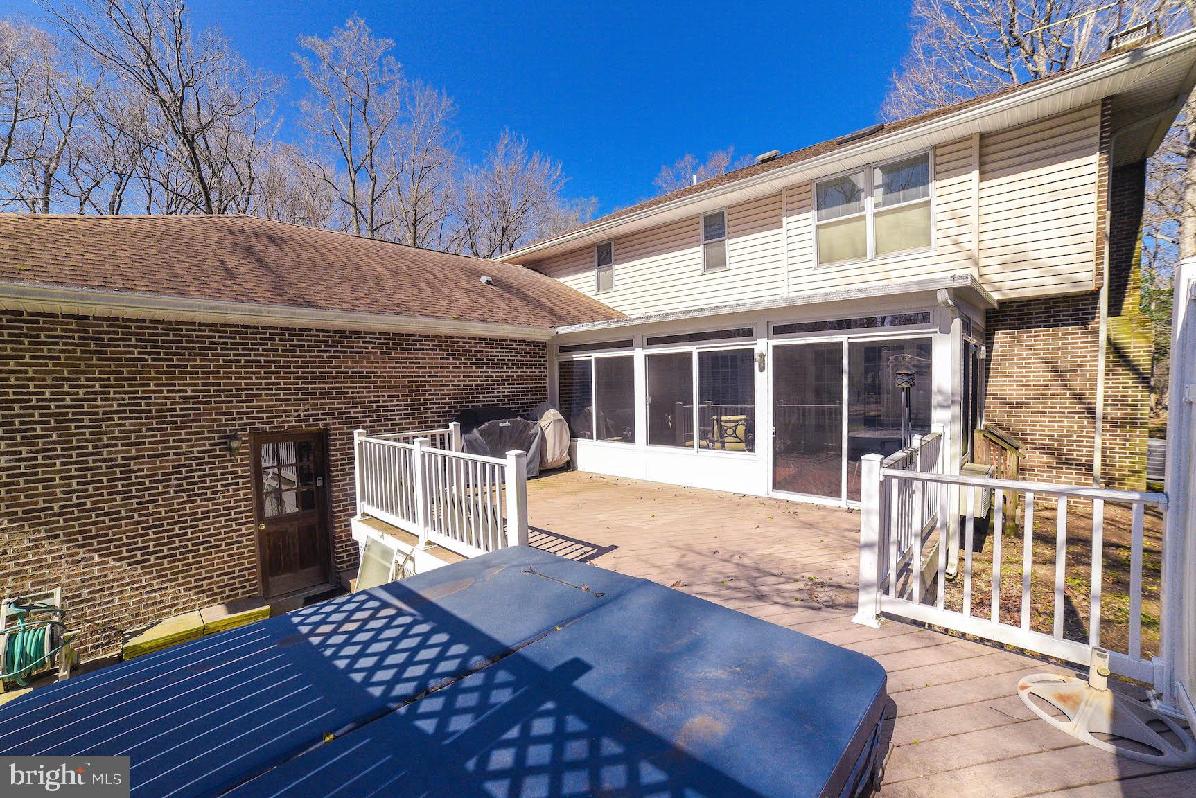 LAUREL DRIVE-MONTROSE SU - Residential