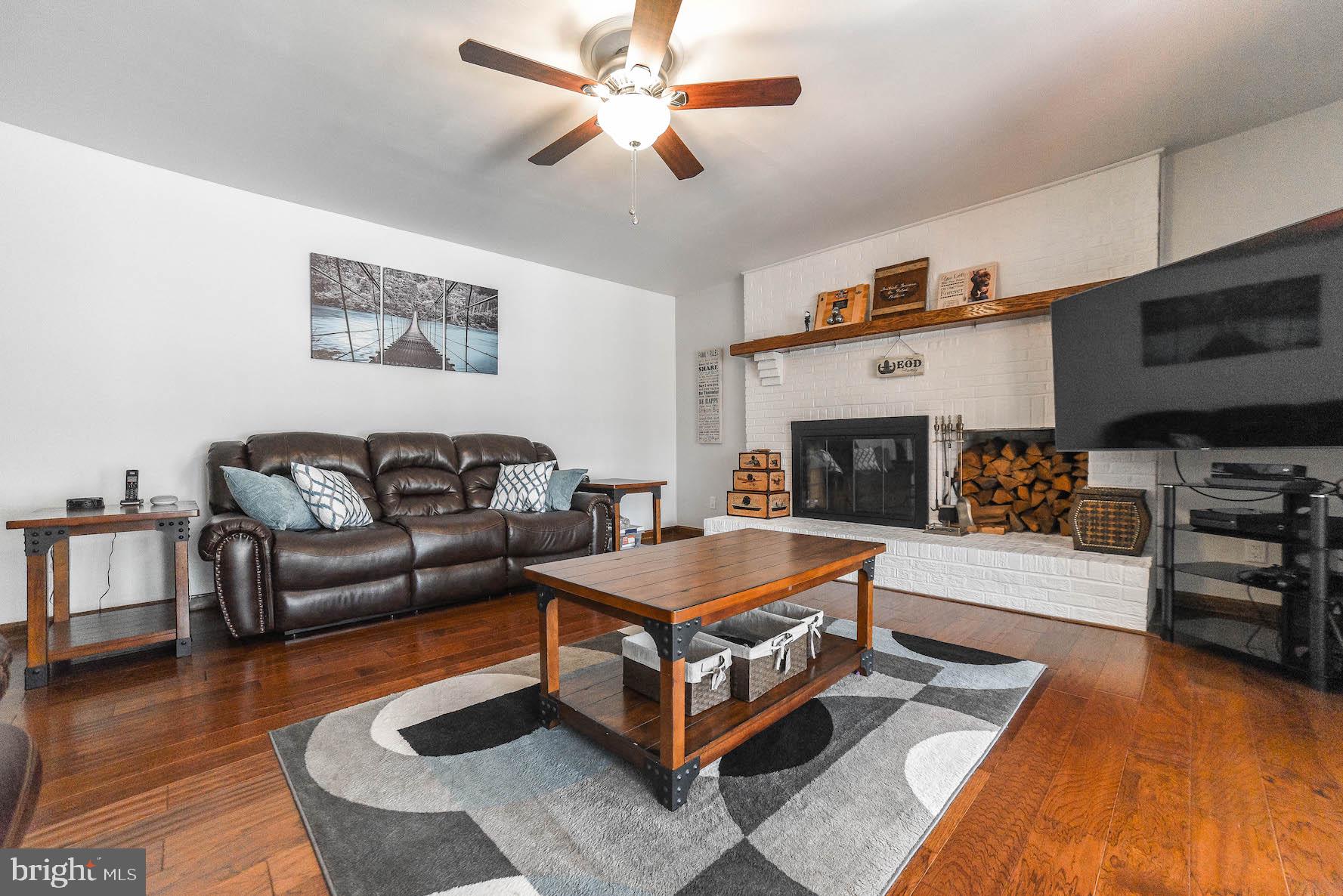 LAUREL DRIVE-MONTROSE SU - Residential