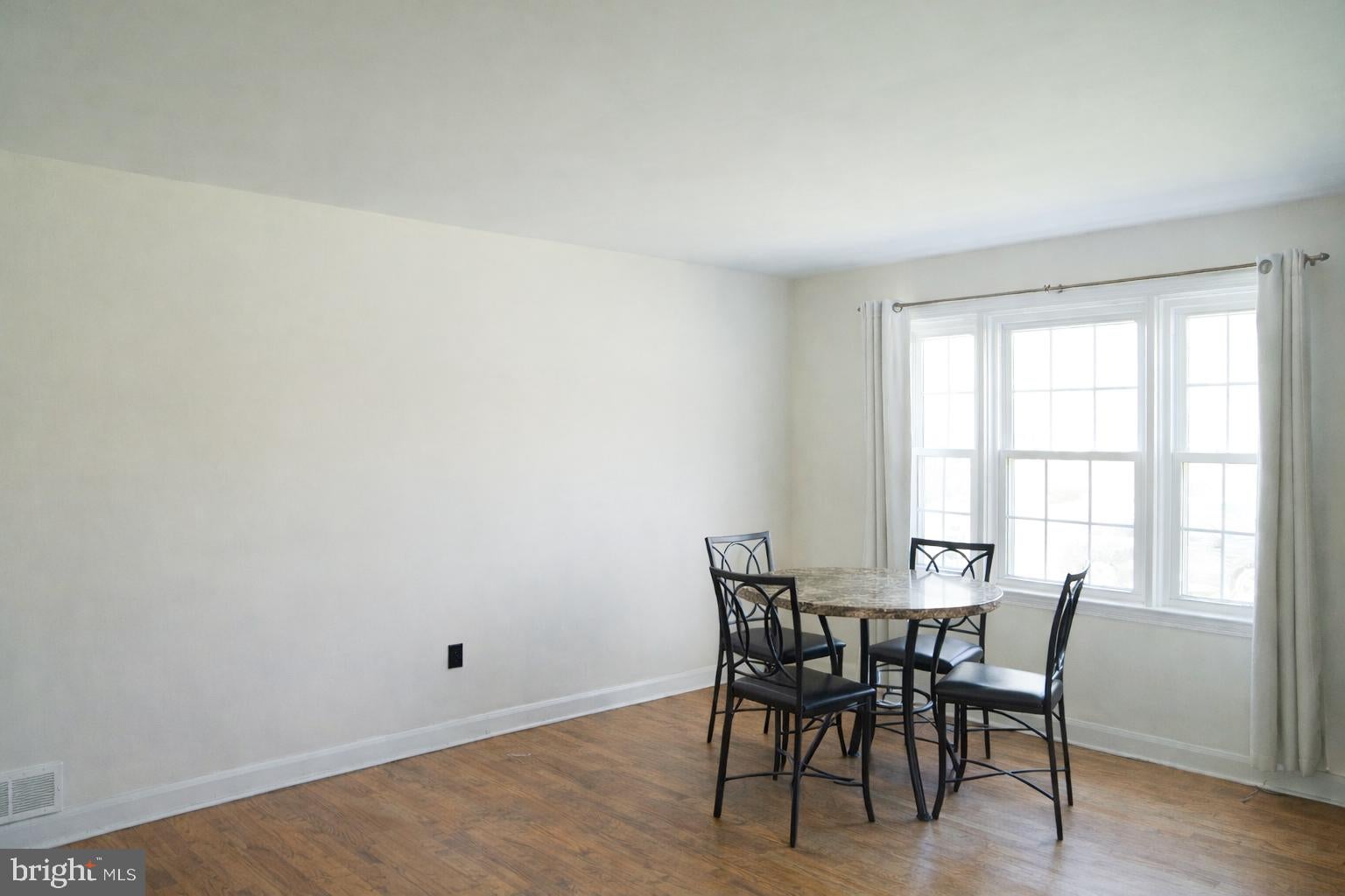 221 MEDWICK GARTH E