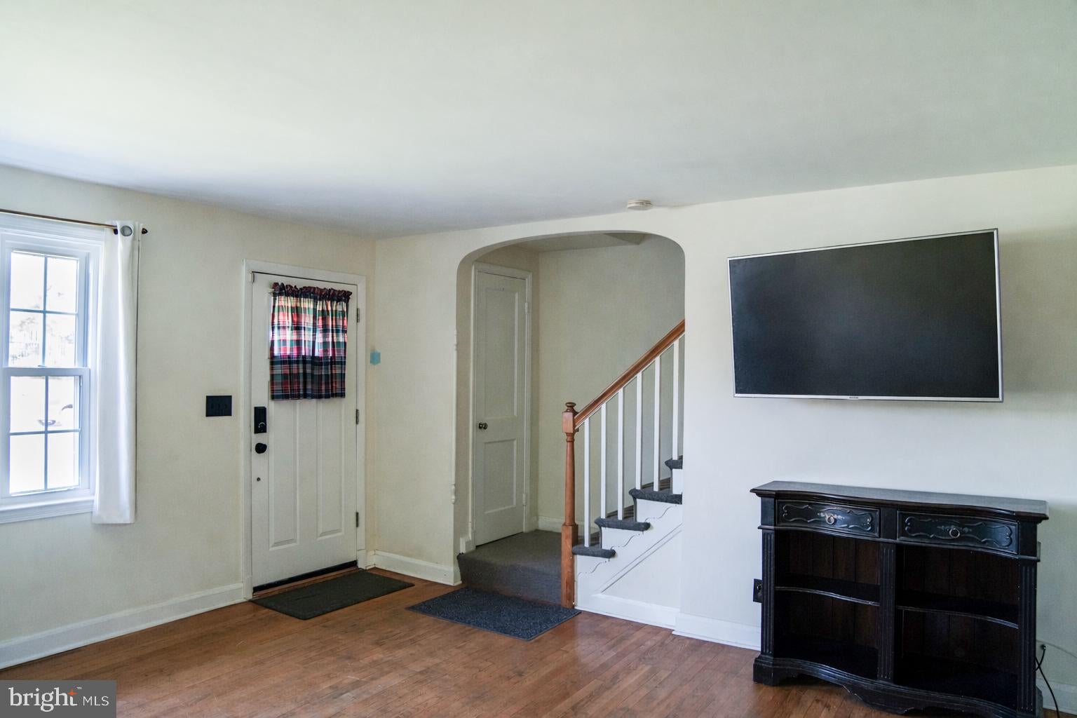 221 MEDWICK GARTH E