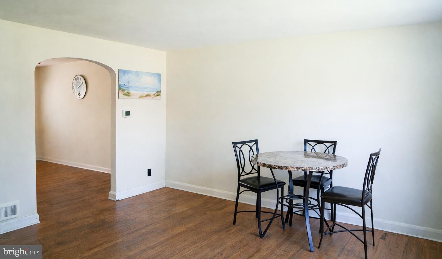 221 MEDWICK GARTH E