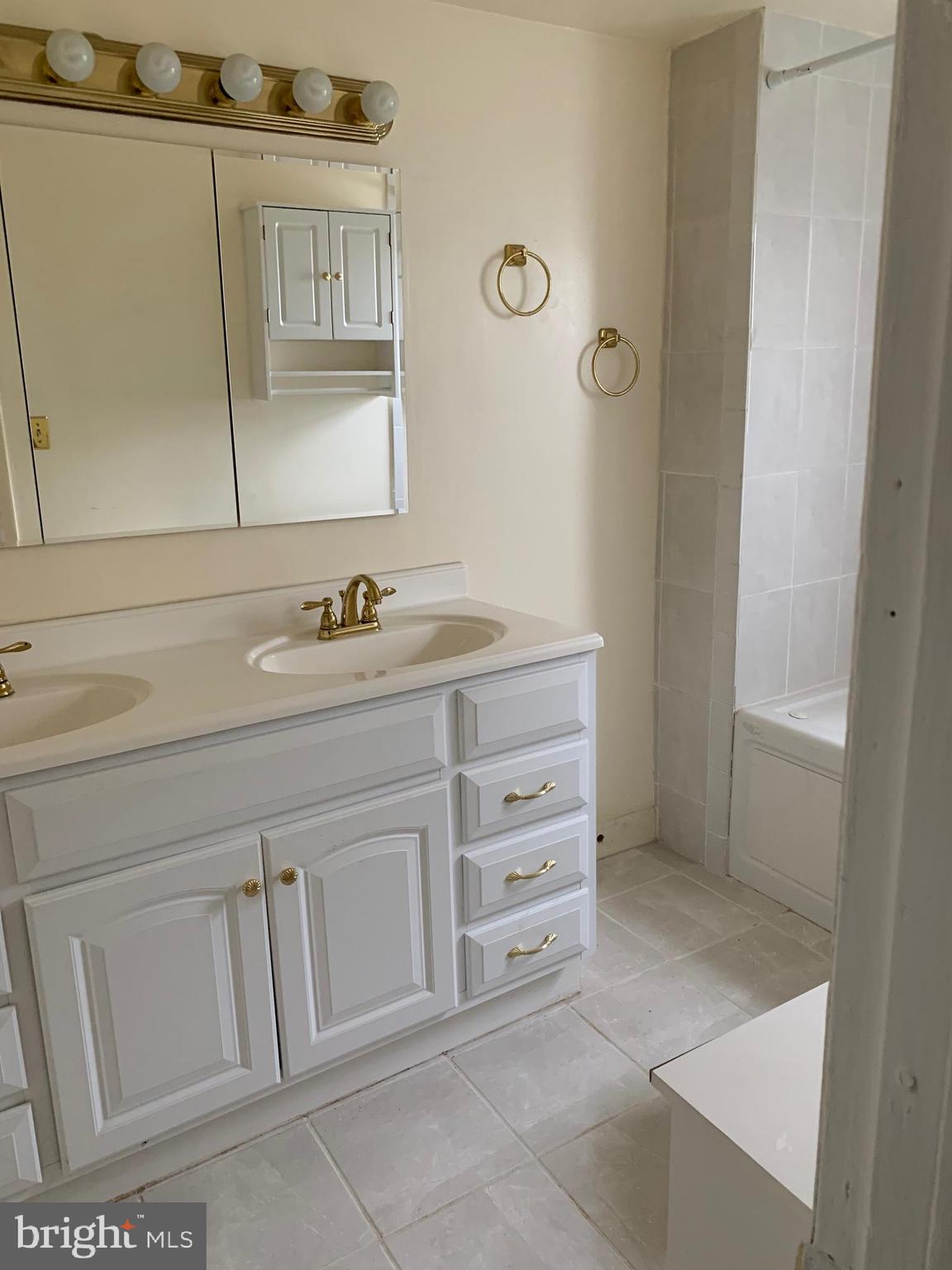 CARMODY HILLS - Residential