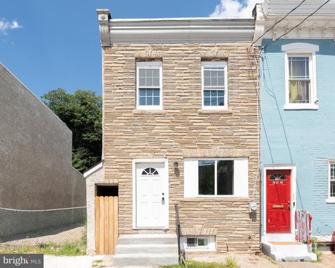 Townhouse For Sale - 785 Chestnut Street<br/> CAMDEN, NJ 08103
