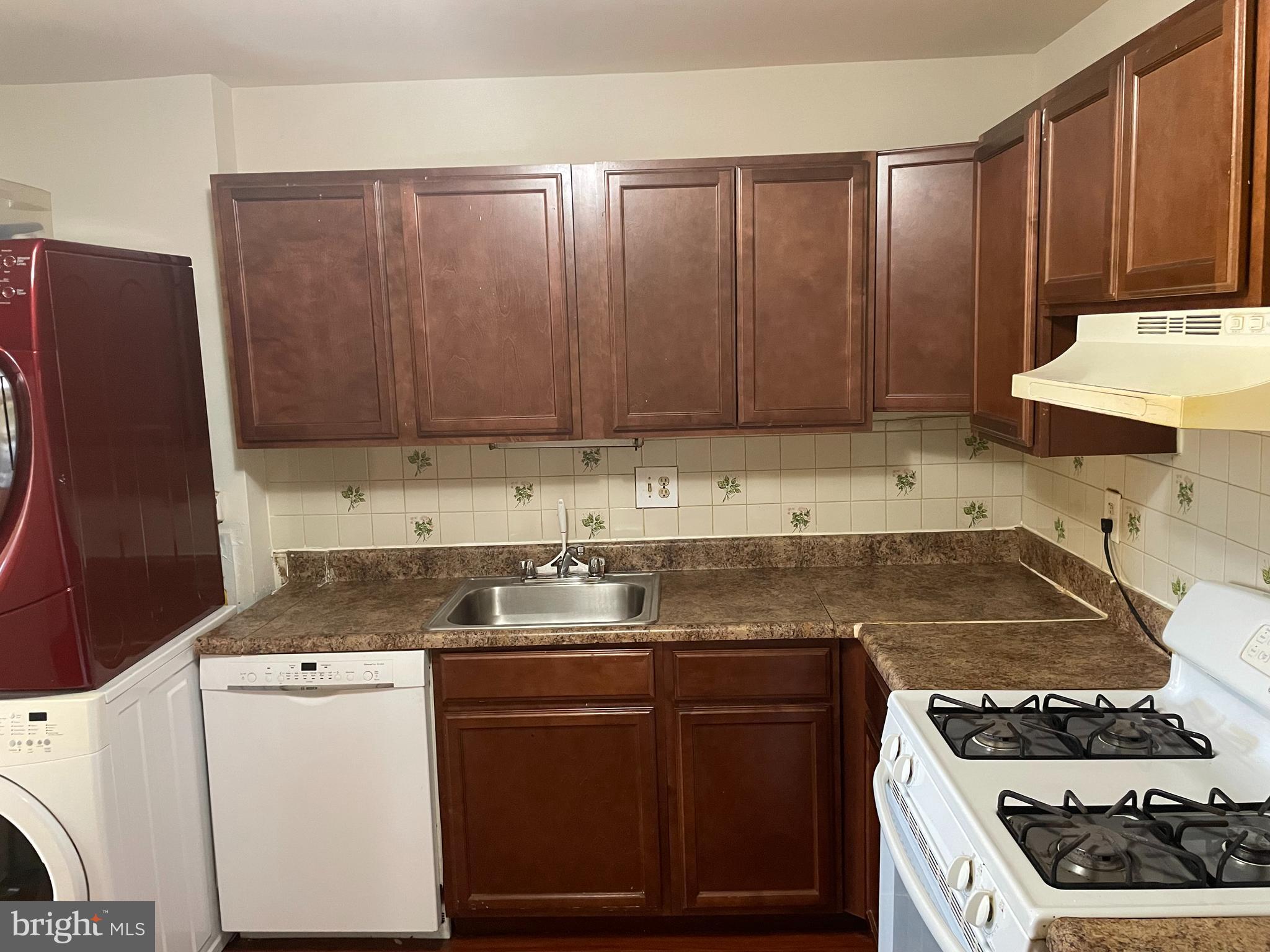 NORMANDIE ON THE LAKE II - Residential