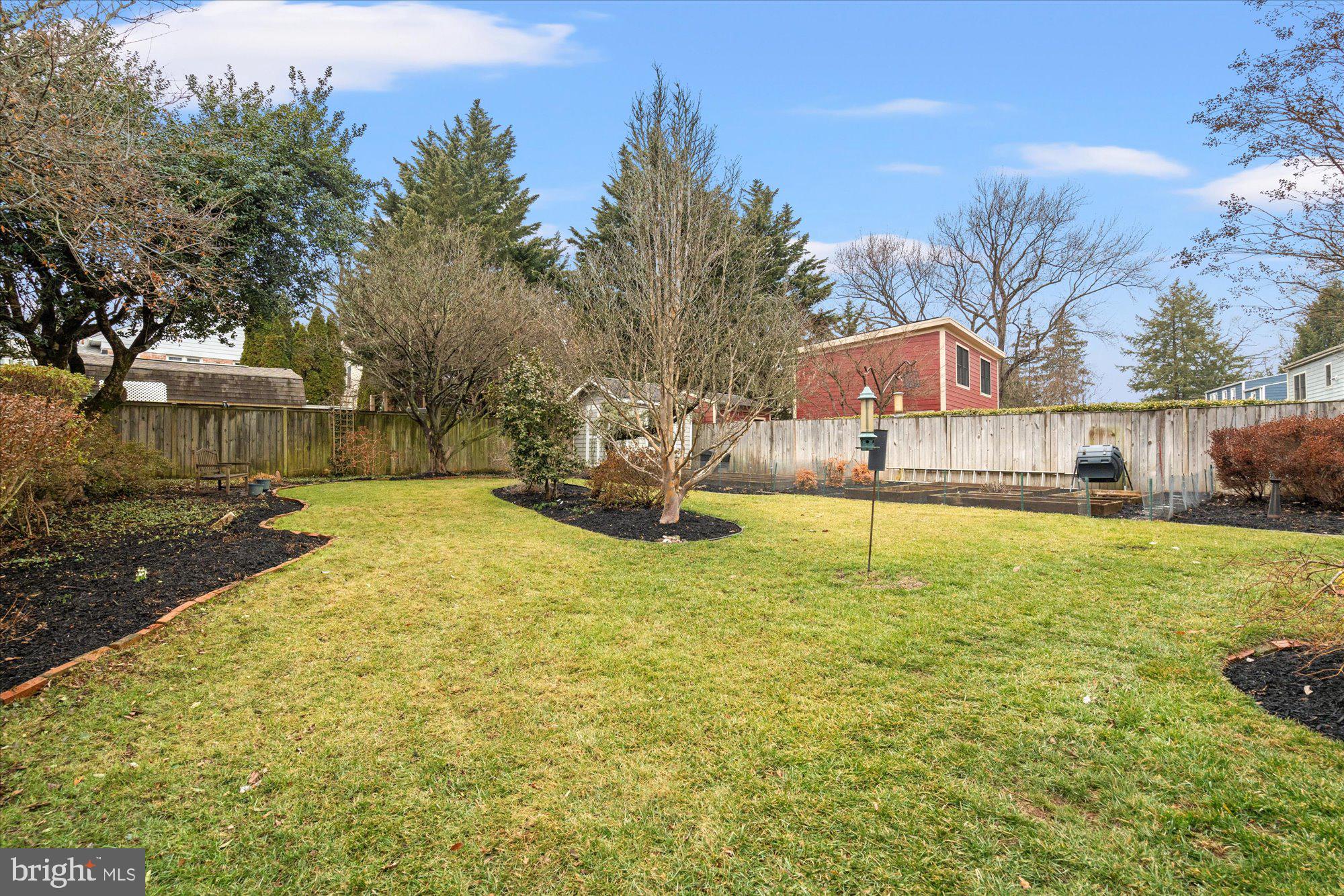 ENGLISH VILLAGE - Residential