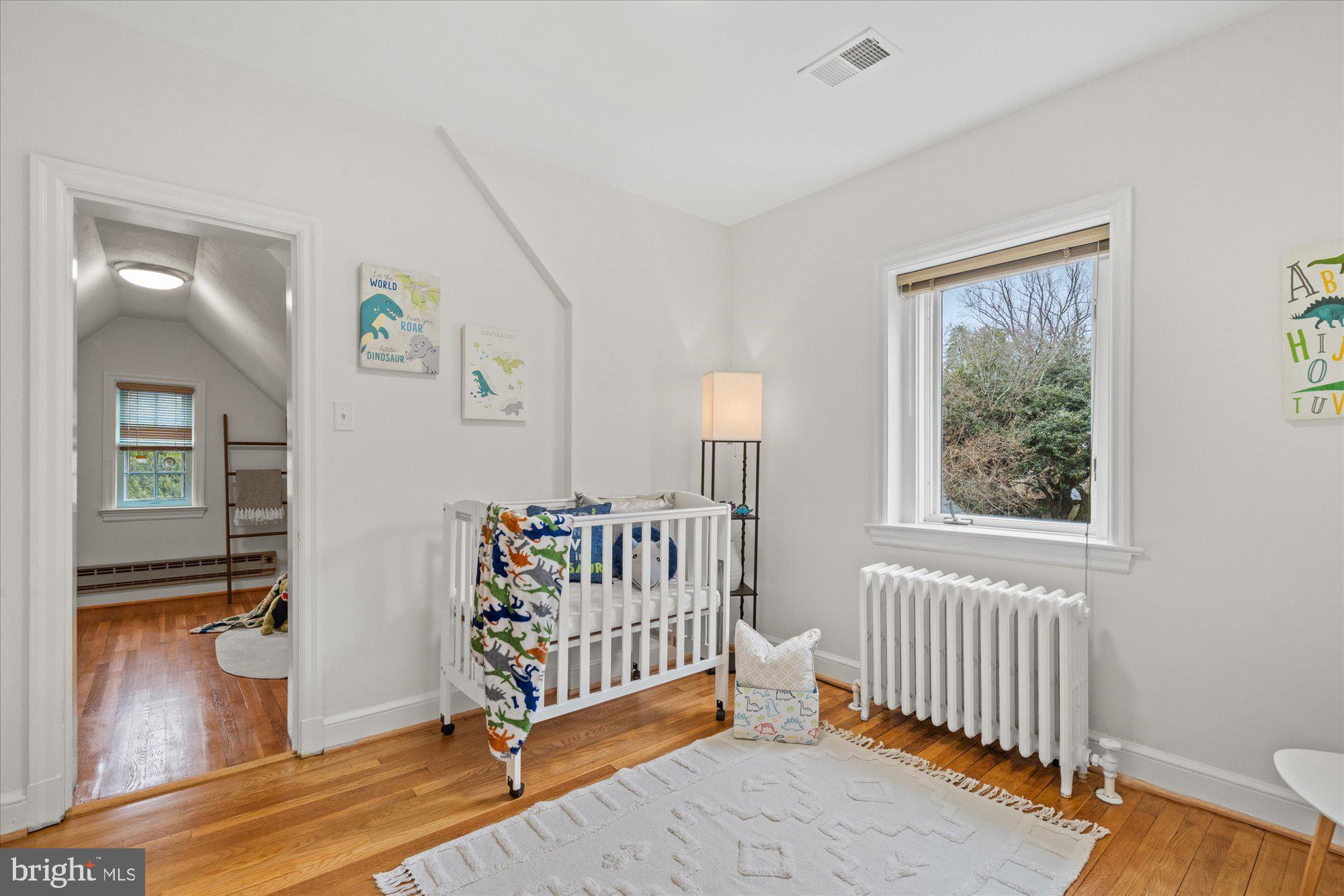 ENGLISH VILLAGE - Residential