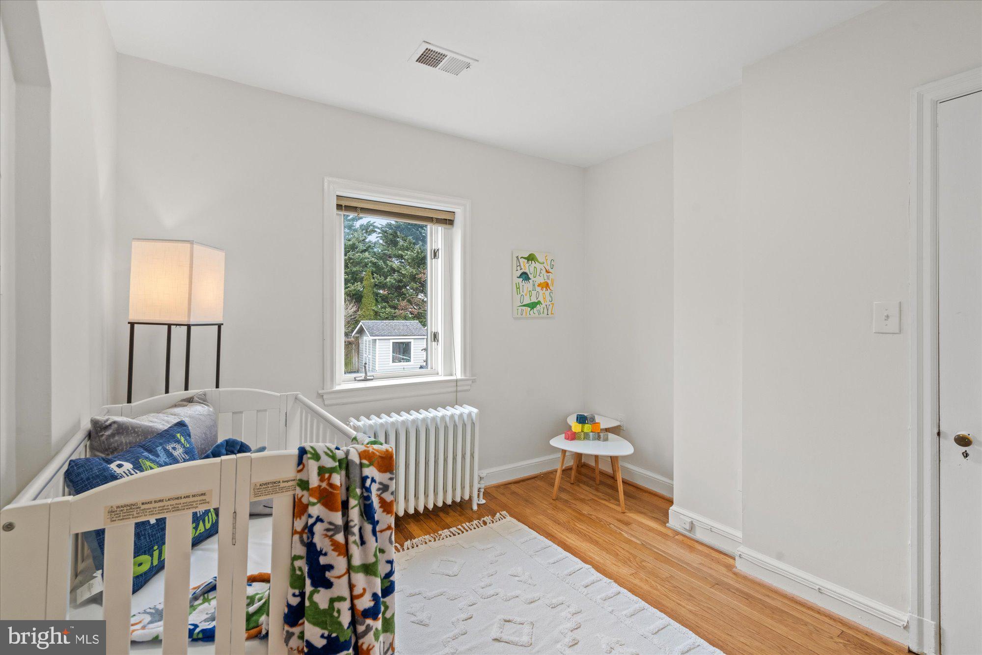 ENGLISH VILLAGE - Residential