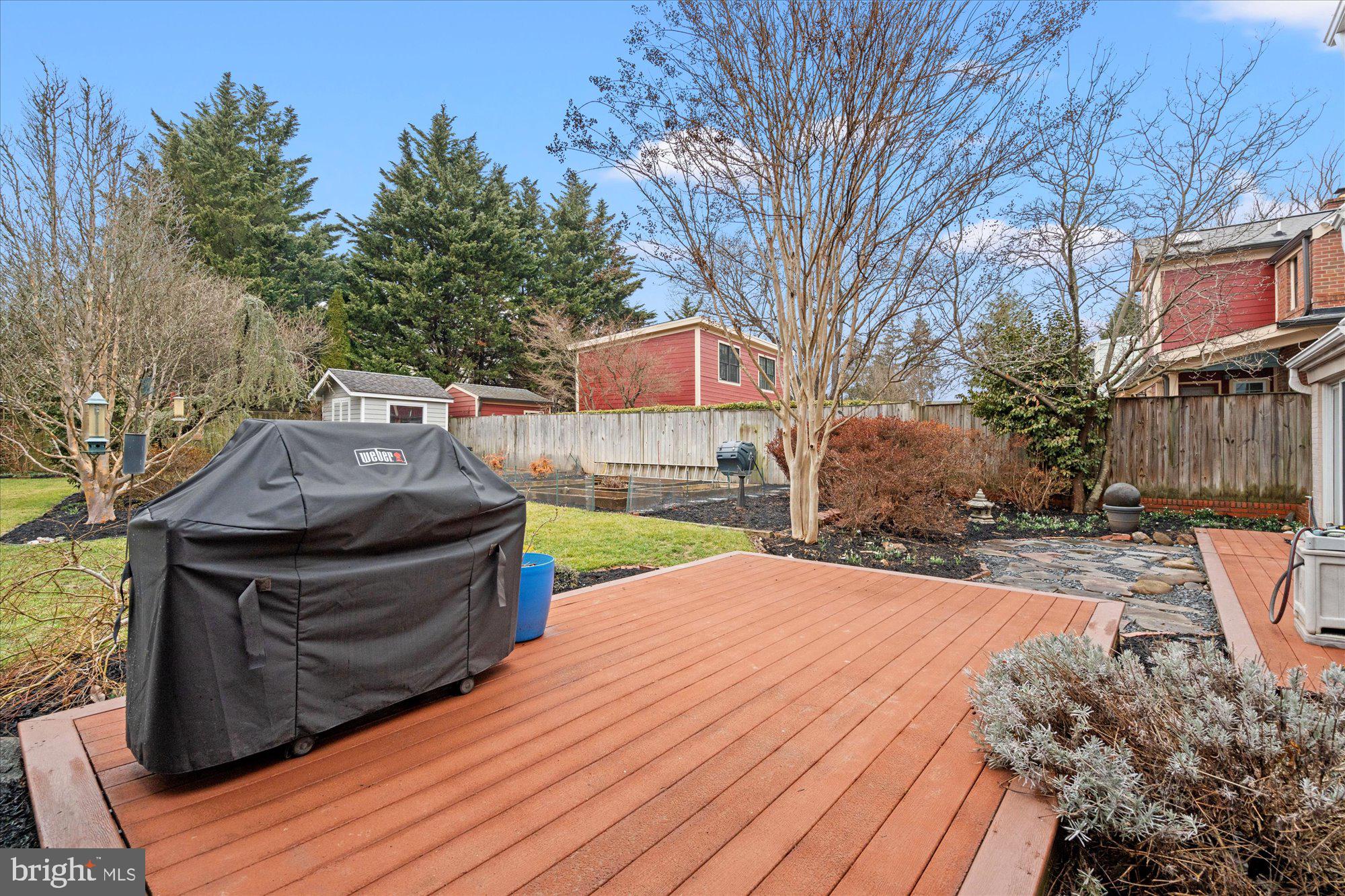 ENGLISH VILLAGE - Residential