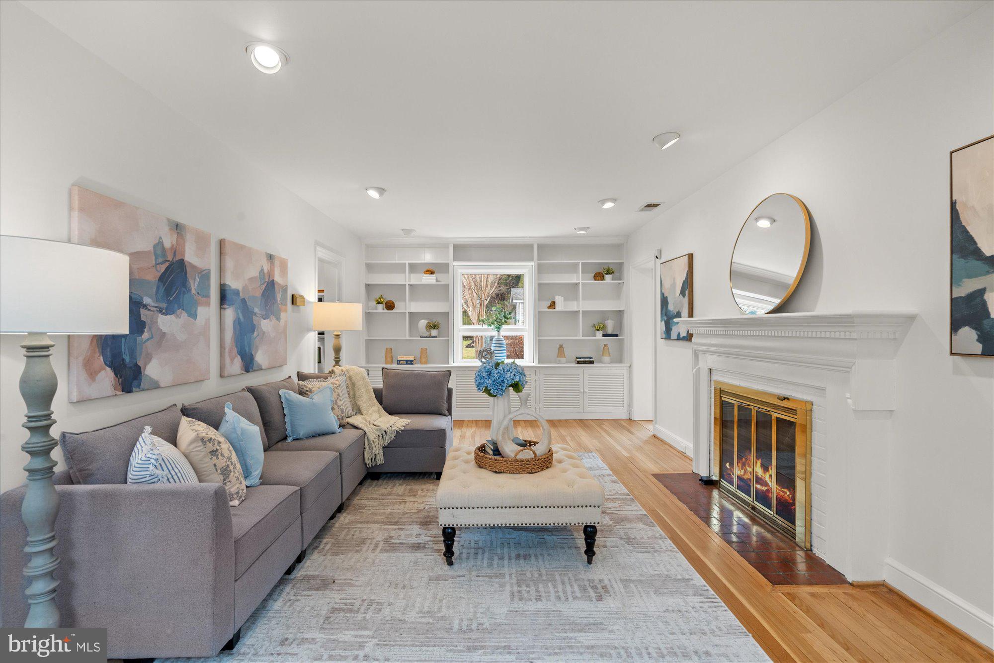 ENGLISH VILLAGE - Residential