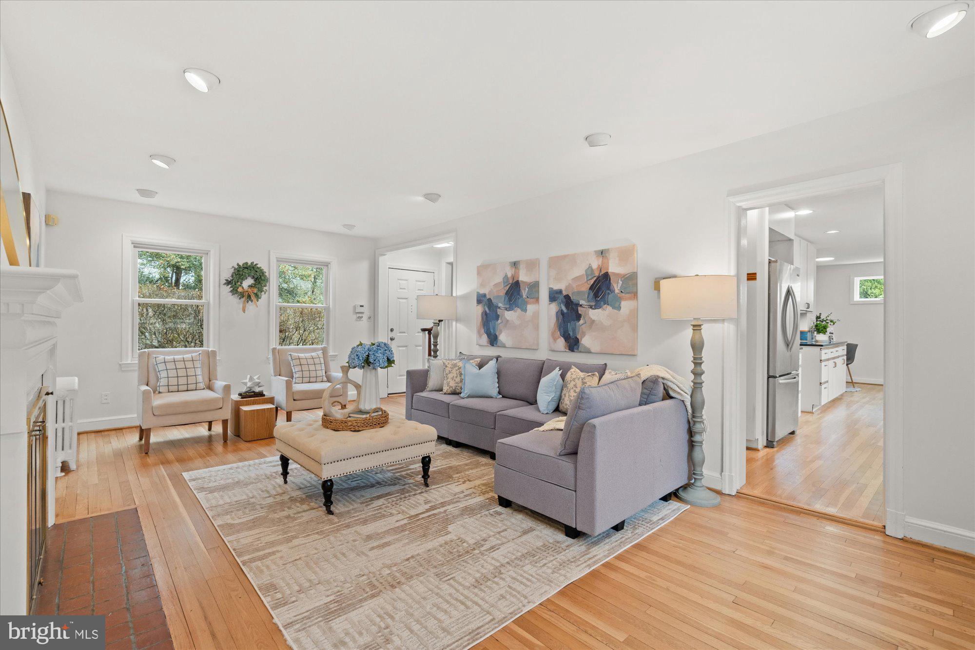 ENGLISH VILLAGE - Residential