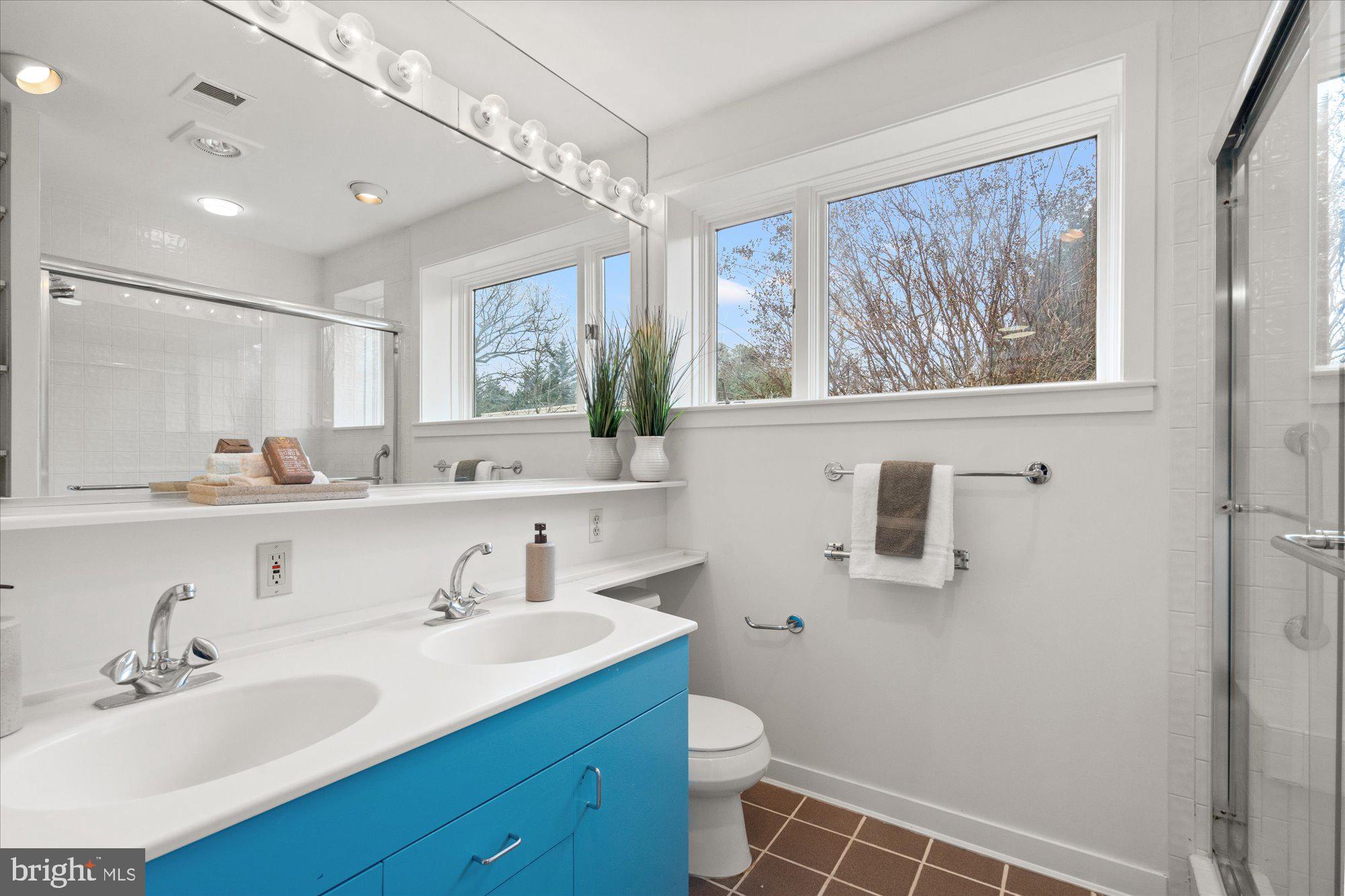 ENGLISH VILLAGE - Residential