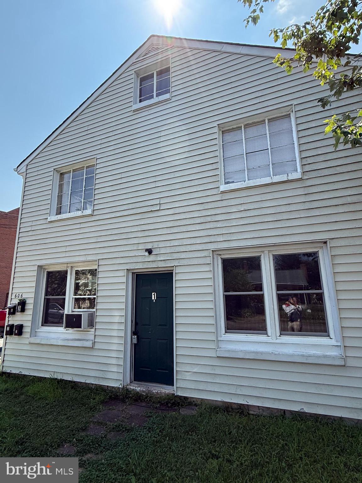 FREDERICKSBURG CITY - Residential Lease