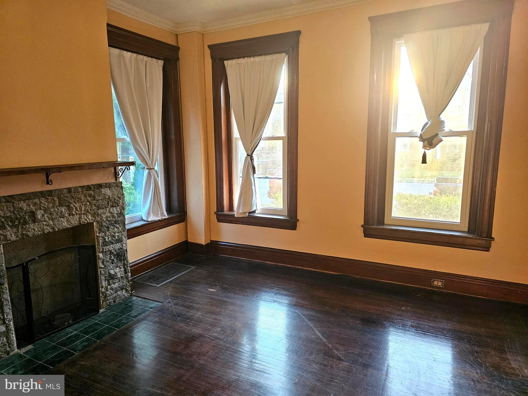 HAGERSTOWN - Residential