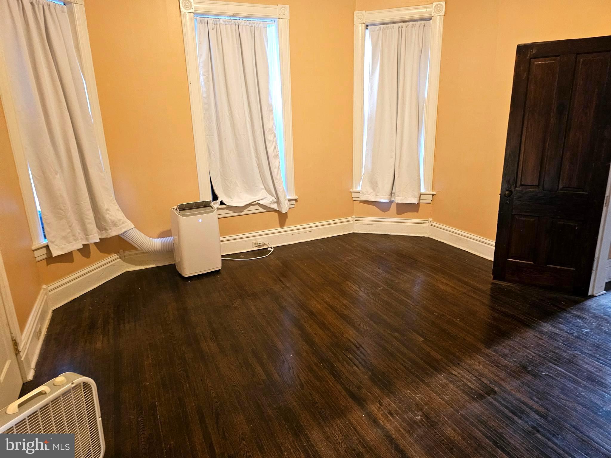 HAGERSTOWN - Residential