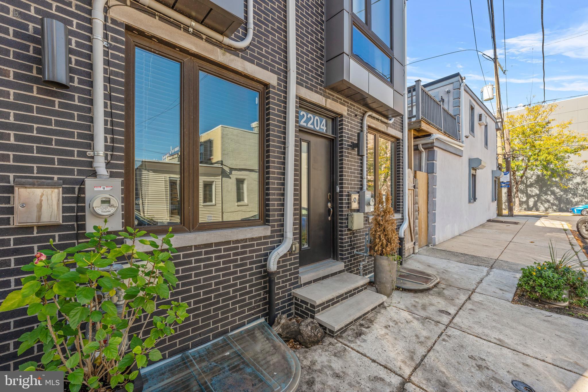 2204 E ALBERT STREET