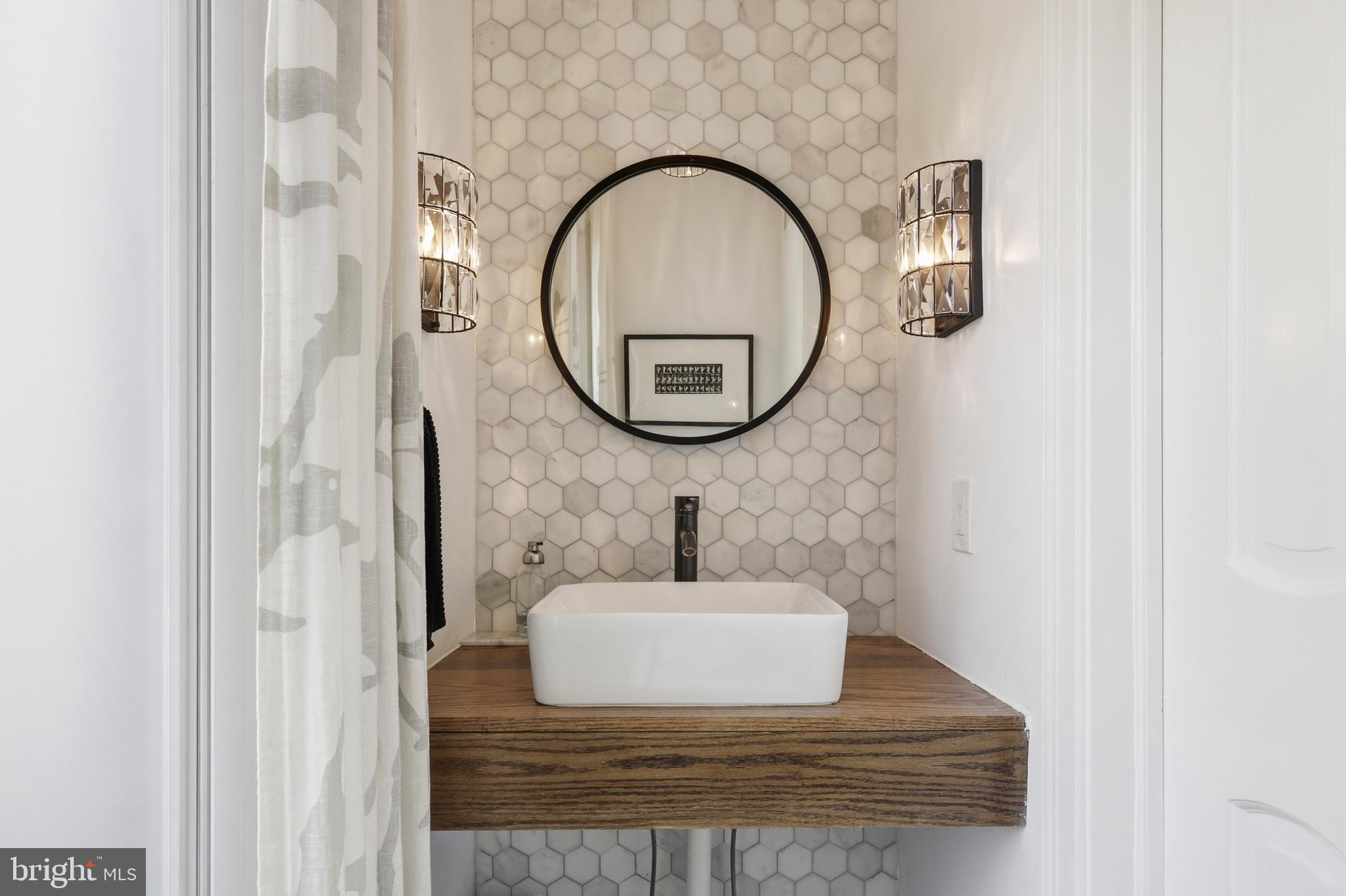 CHESTNUT HILL - Residential