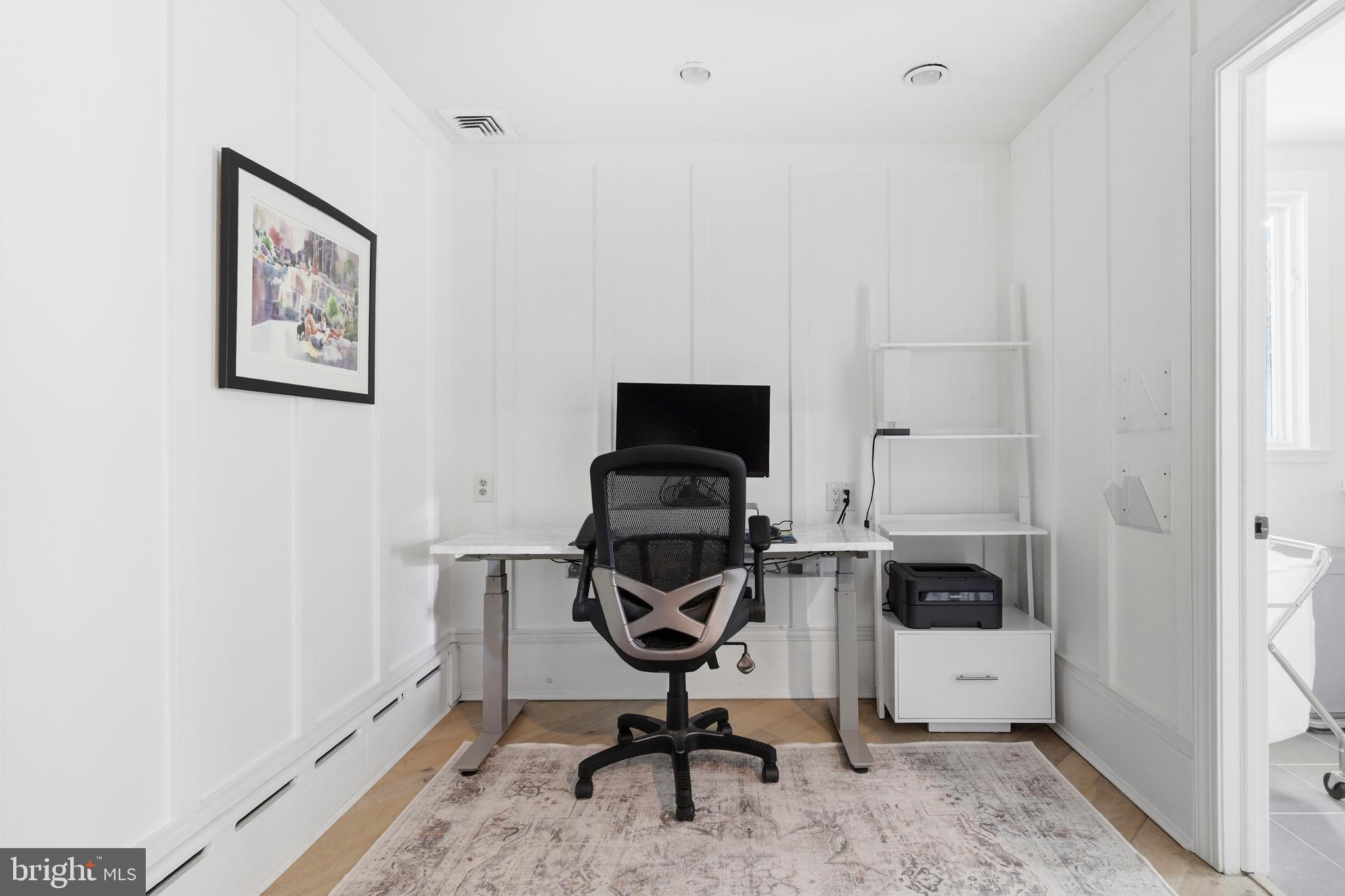 CHESTNUT HILL - Residential