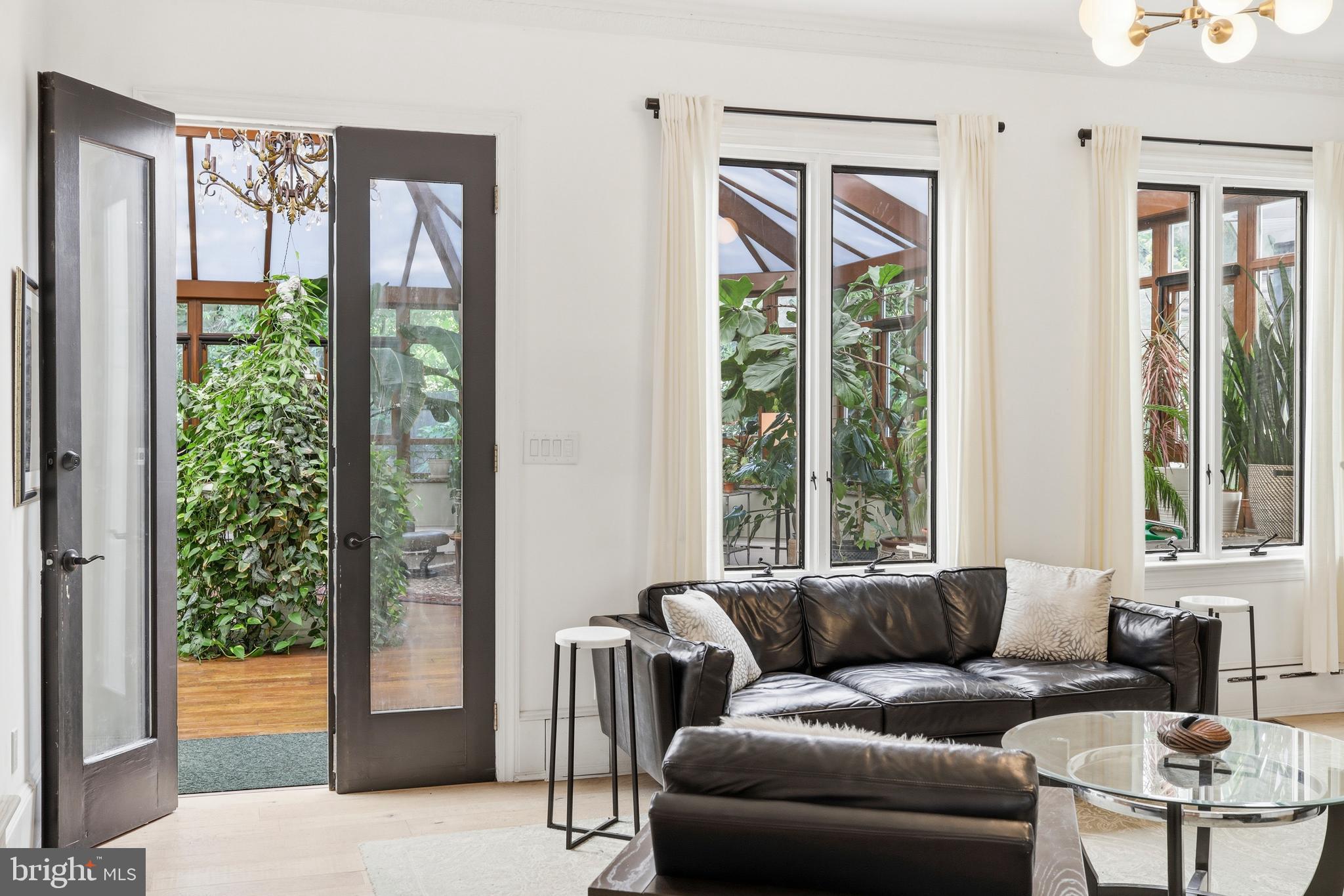 CHESTNUT HILL - Residential