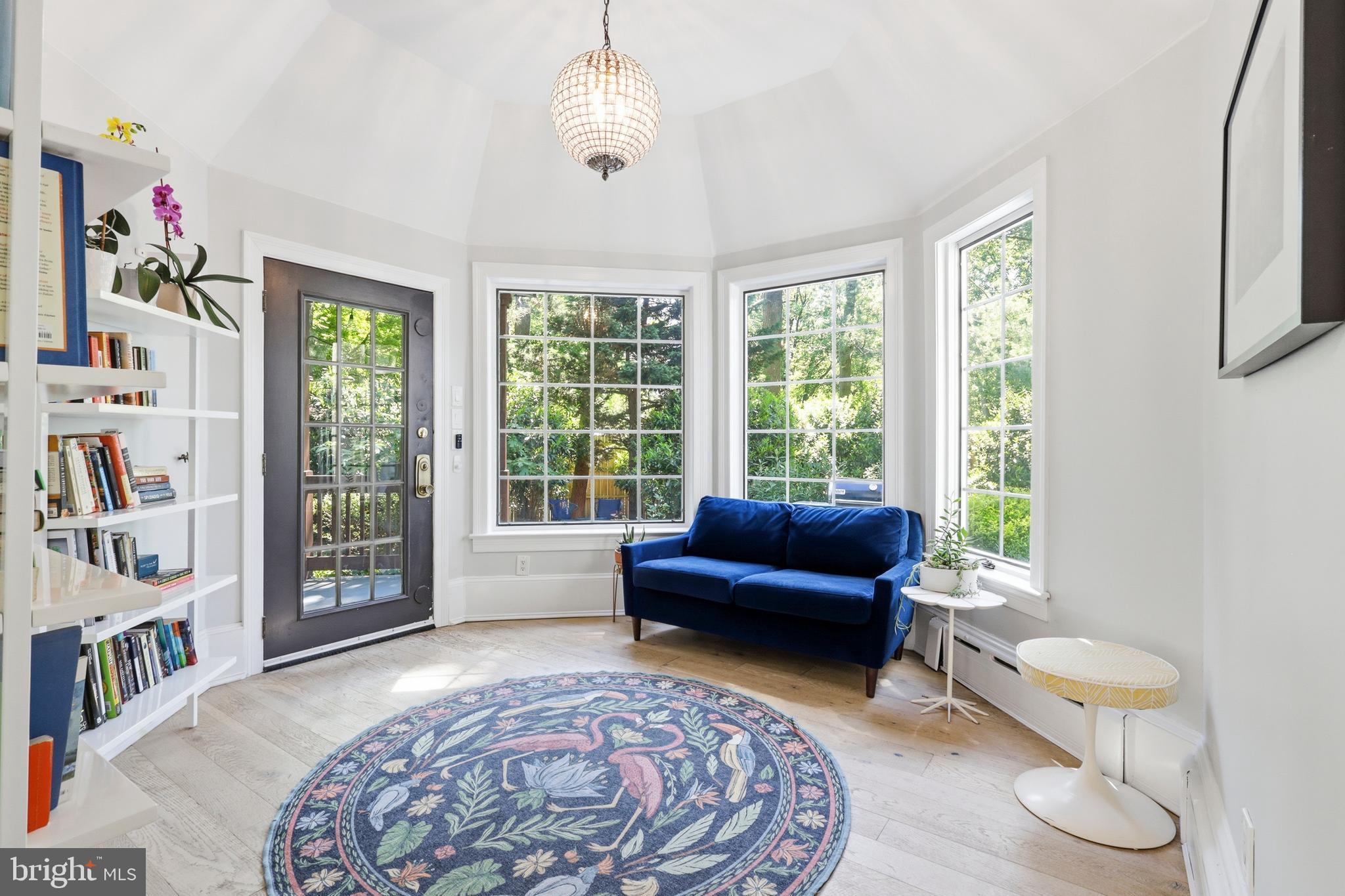 CHESTNUT HILL - Residential