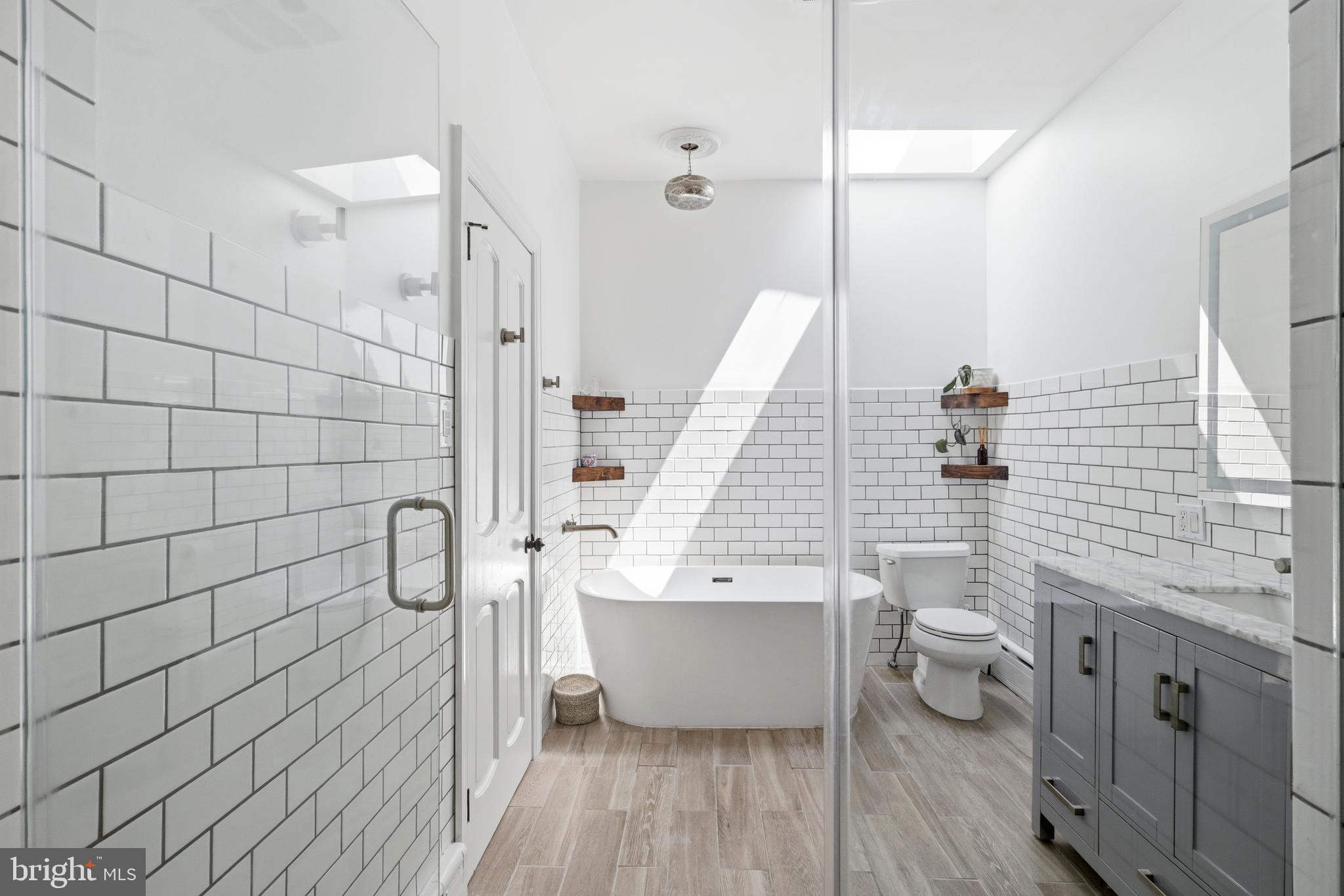 CHESTNUT HILL - Residential