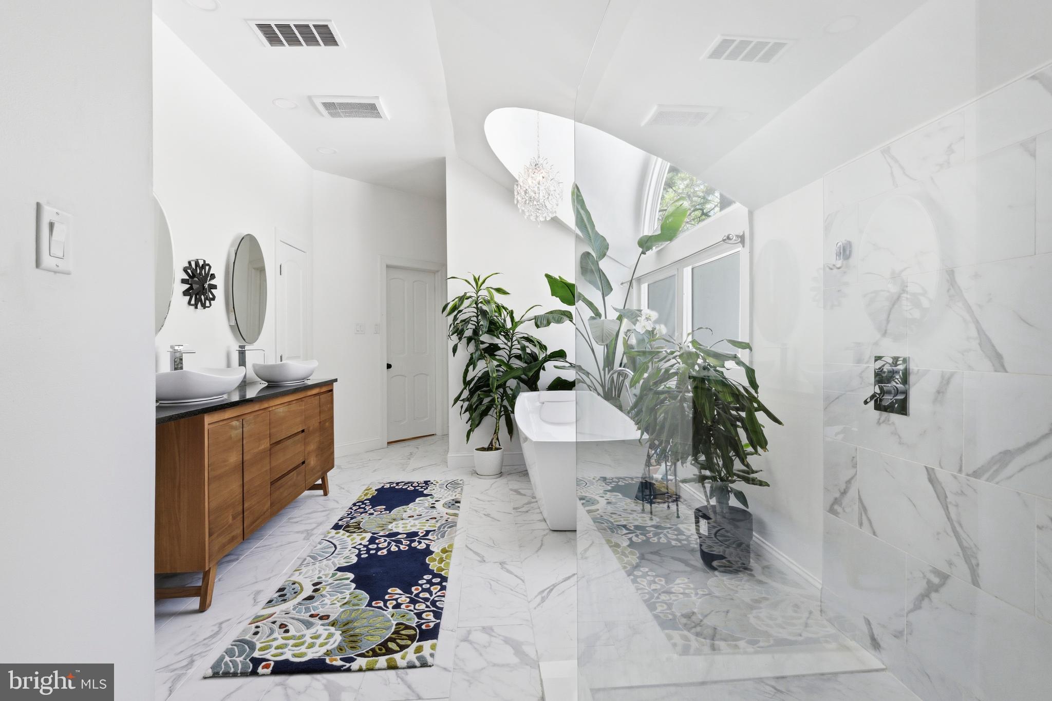 CHESTNUT HILL - Residential