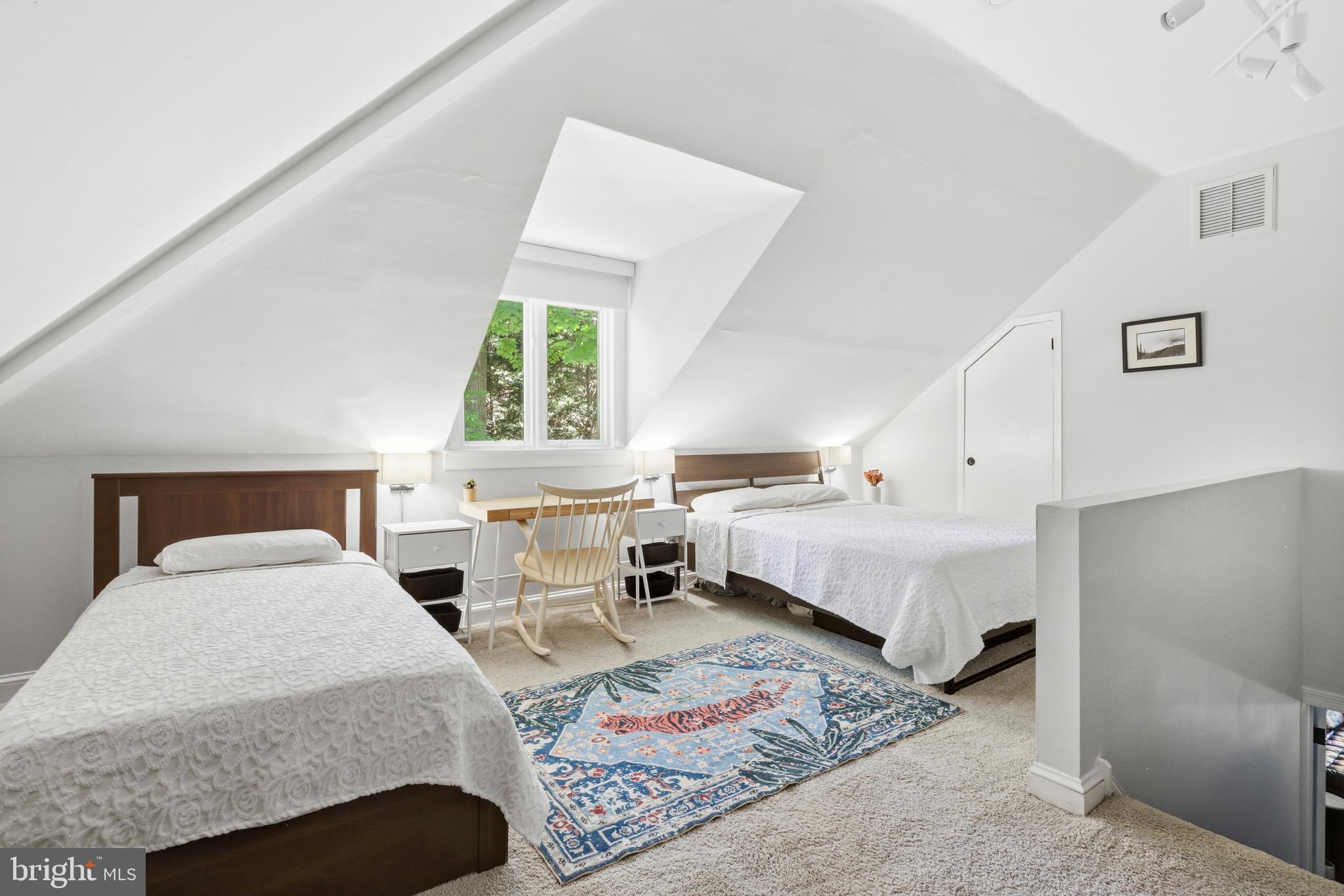 CHESTNUT HILL - Residential