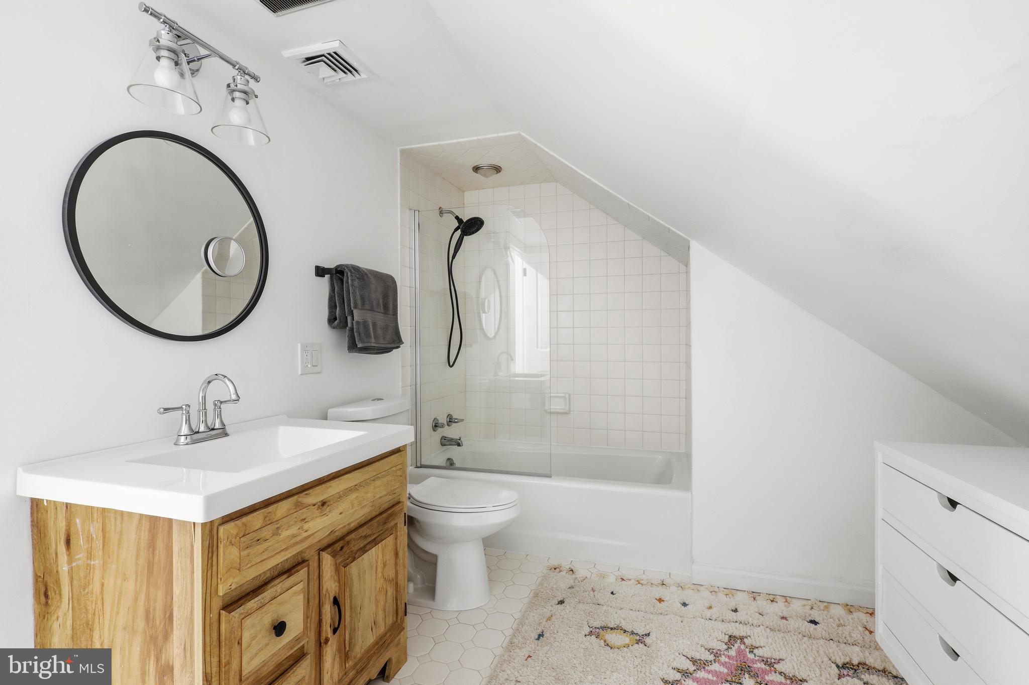 CHESTNUT HILL - Residential