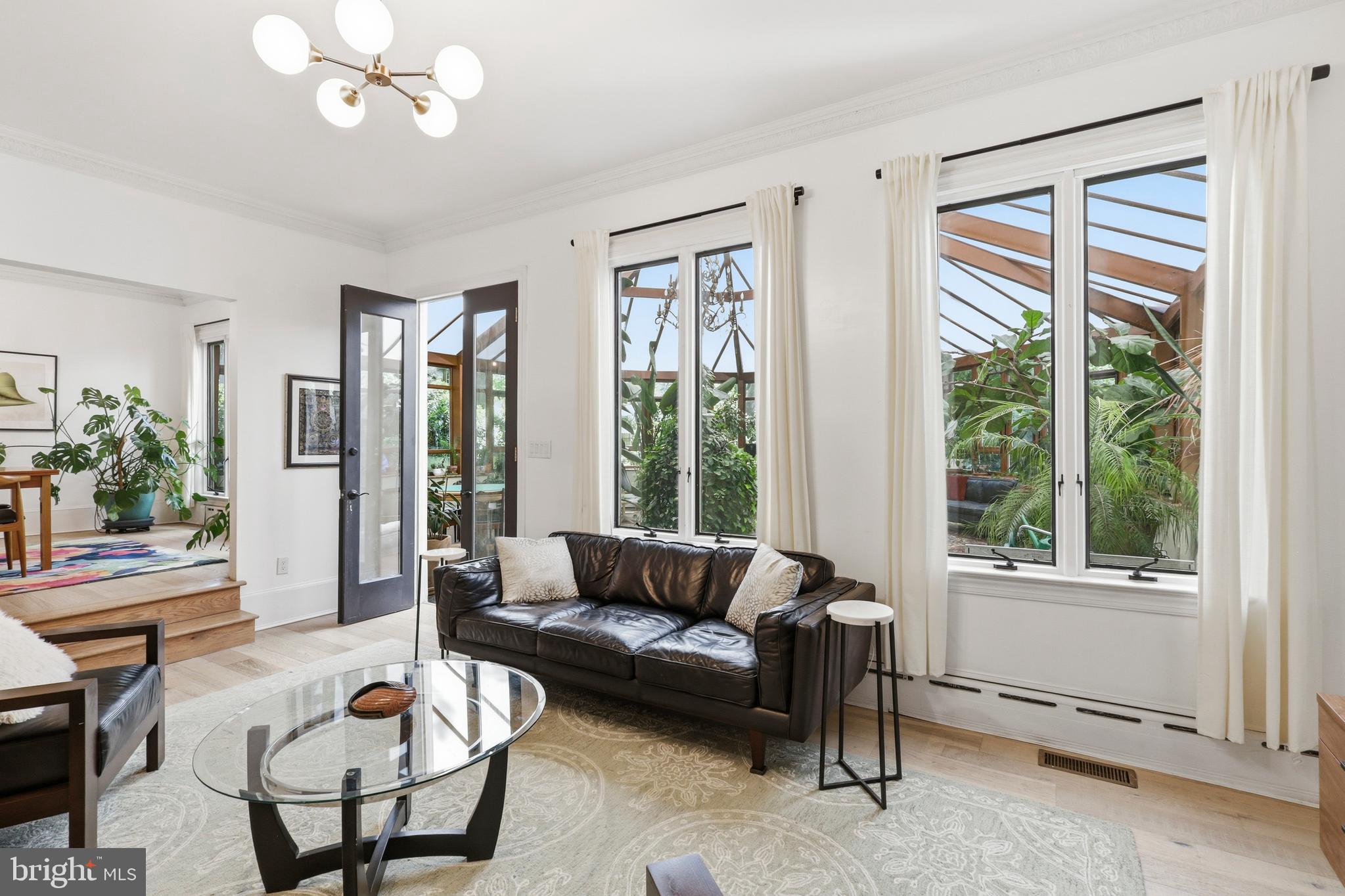 CHESTNUT HILL - Residential