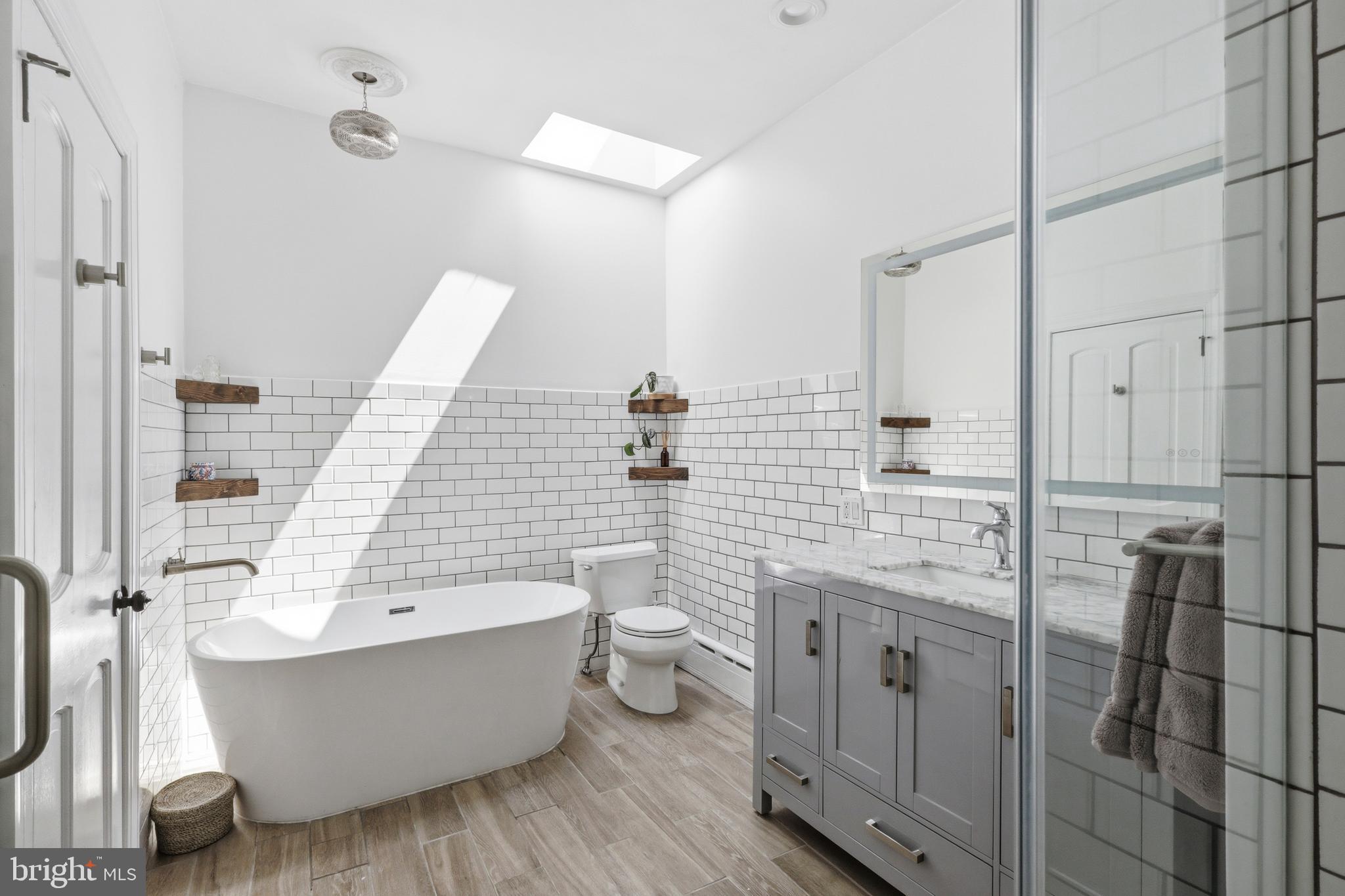CHESTNUT HILL - Residential