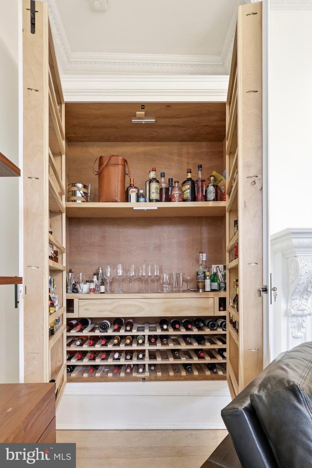 CHESTNUT HILL - Residential