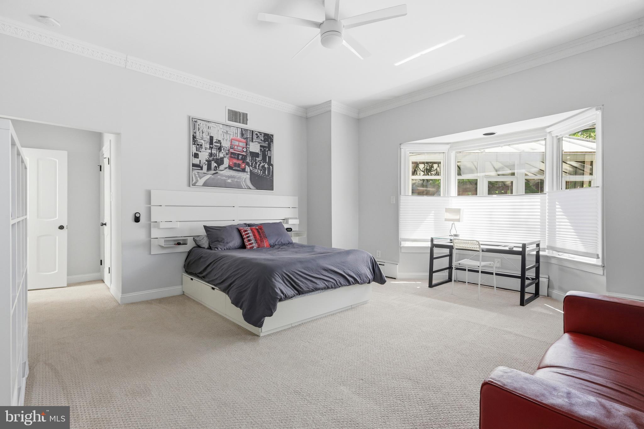 CHESTNUT HILL - Residential