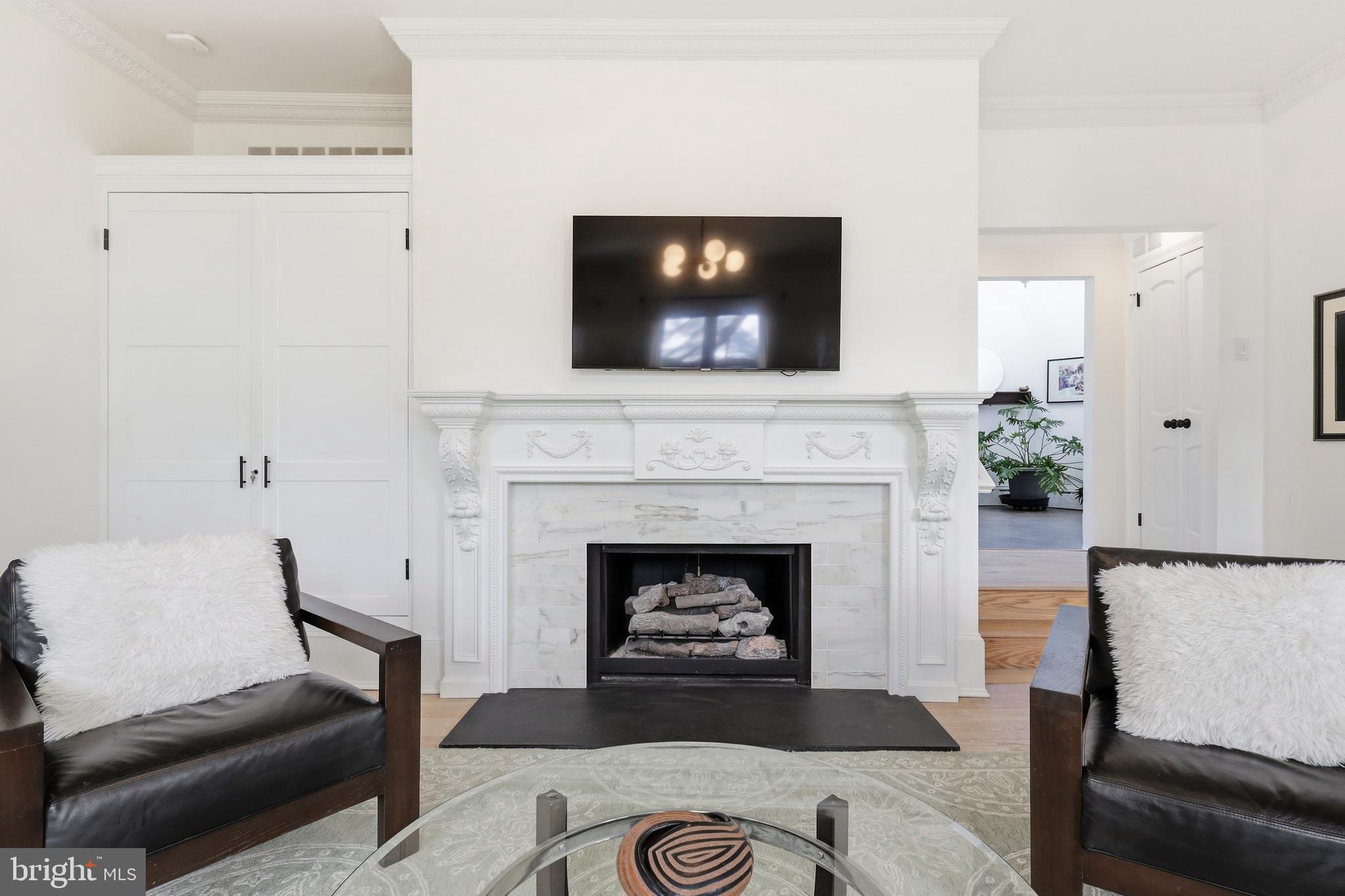 CHESTNUT HILL - Residential