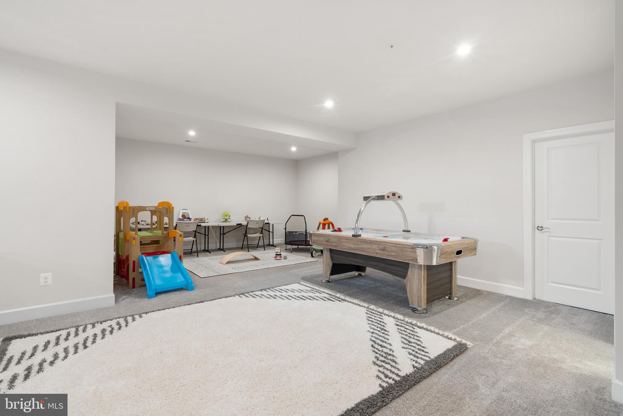 MARLBORO RIDING & POINTE - Residential