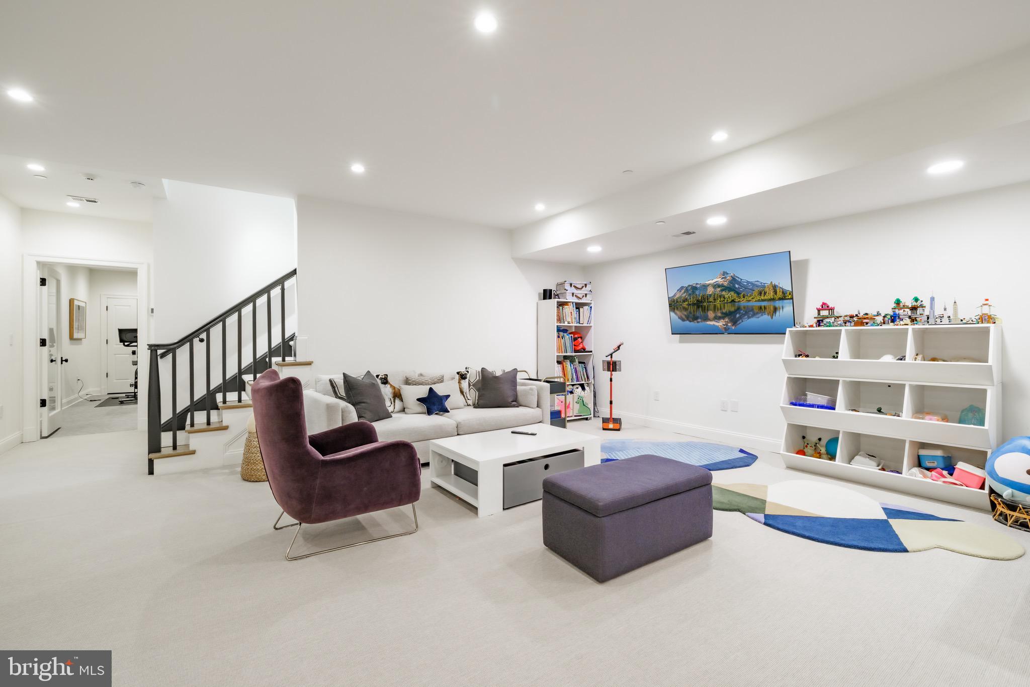 SOMERSET HEIGHTS - Residential