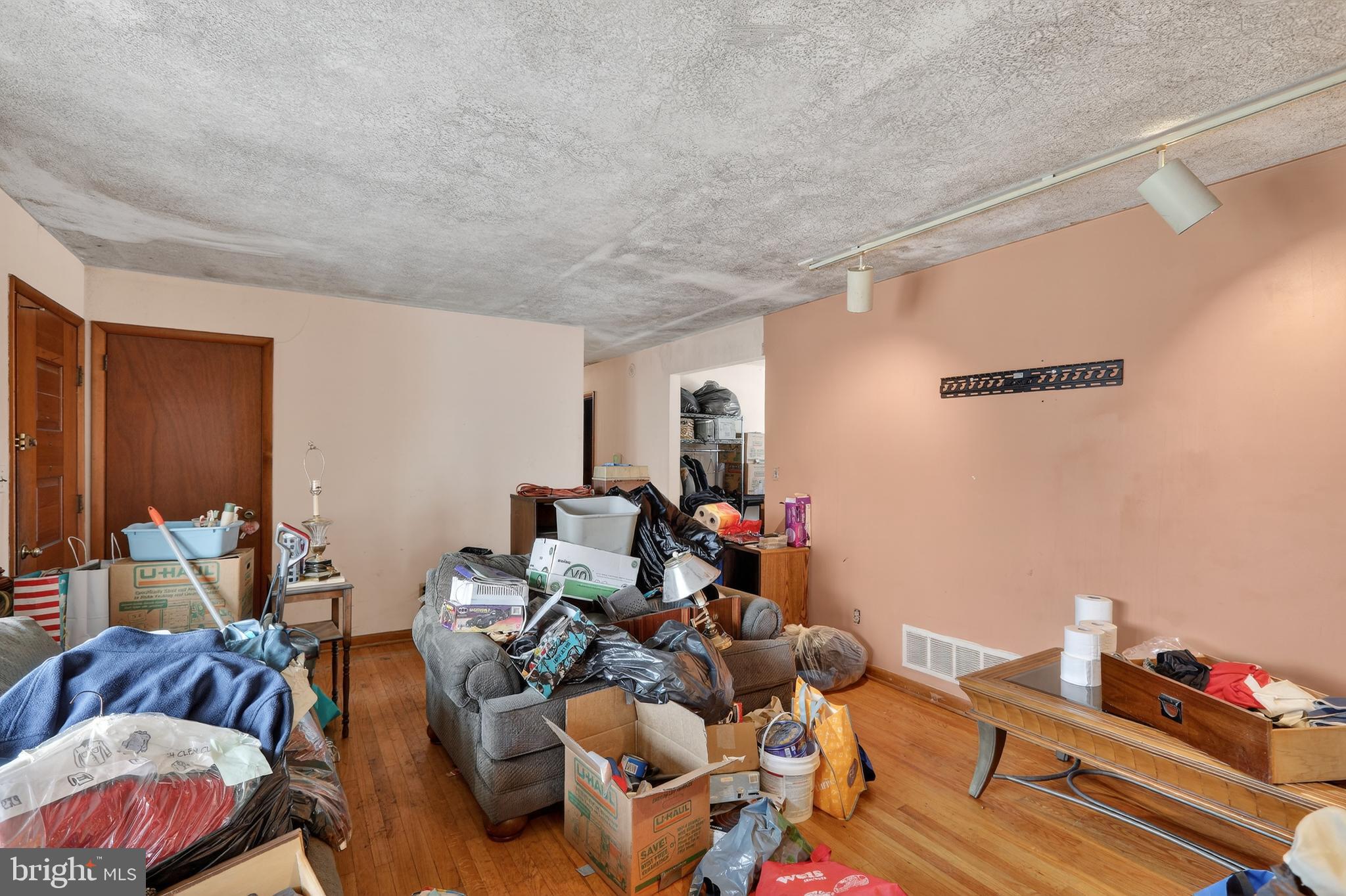 SOMMERS HEIGHTS - Residential