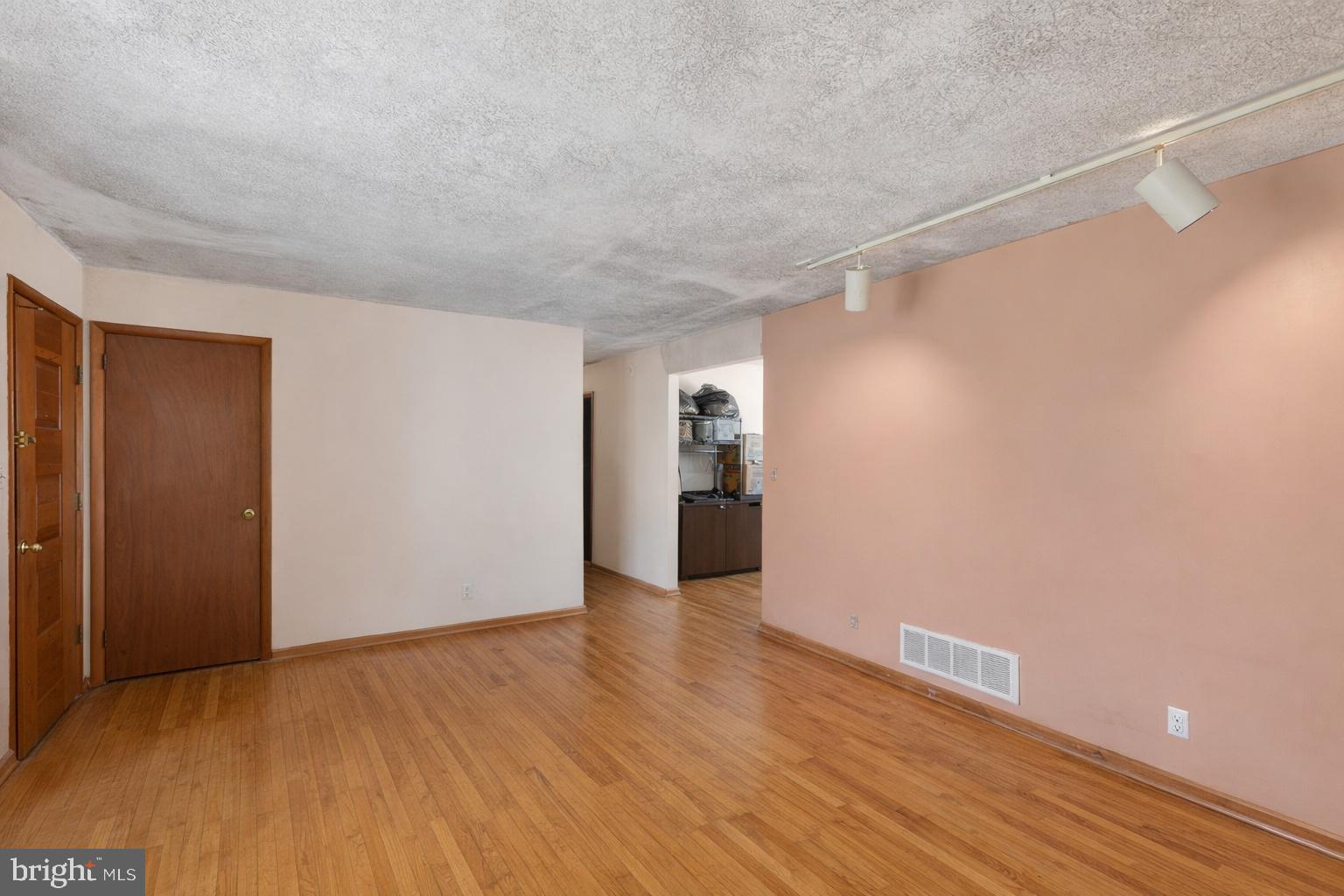 SOMMERS HEIGHTS - Residential