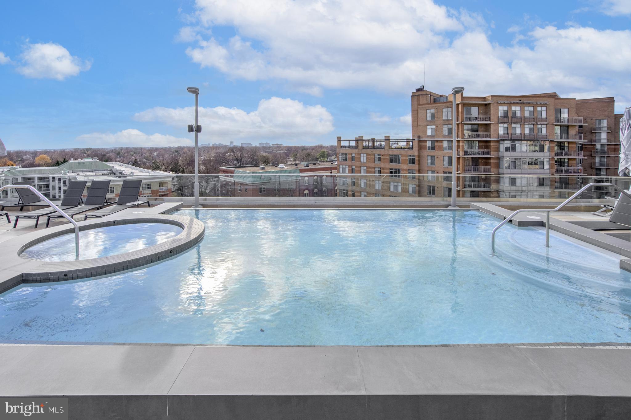 CLARENDON - Residential