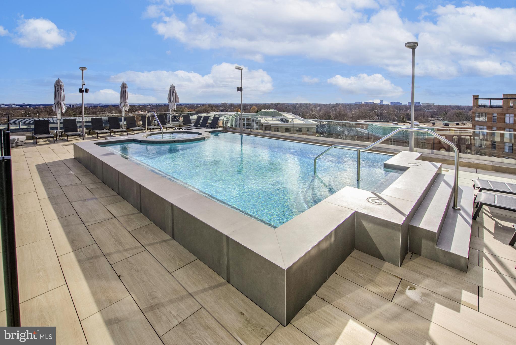 CLARENDON - Residential