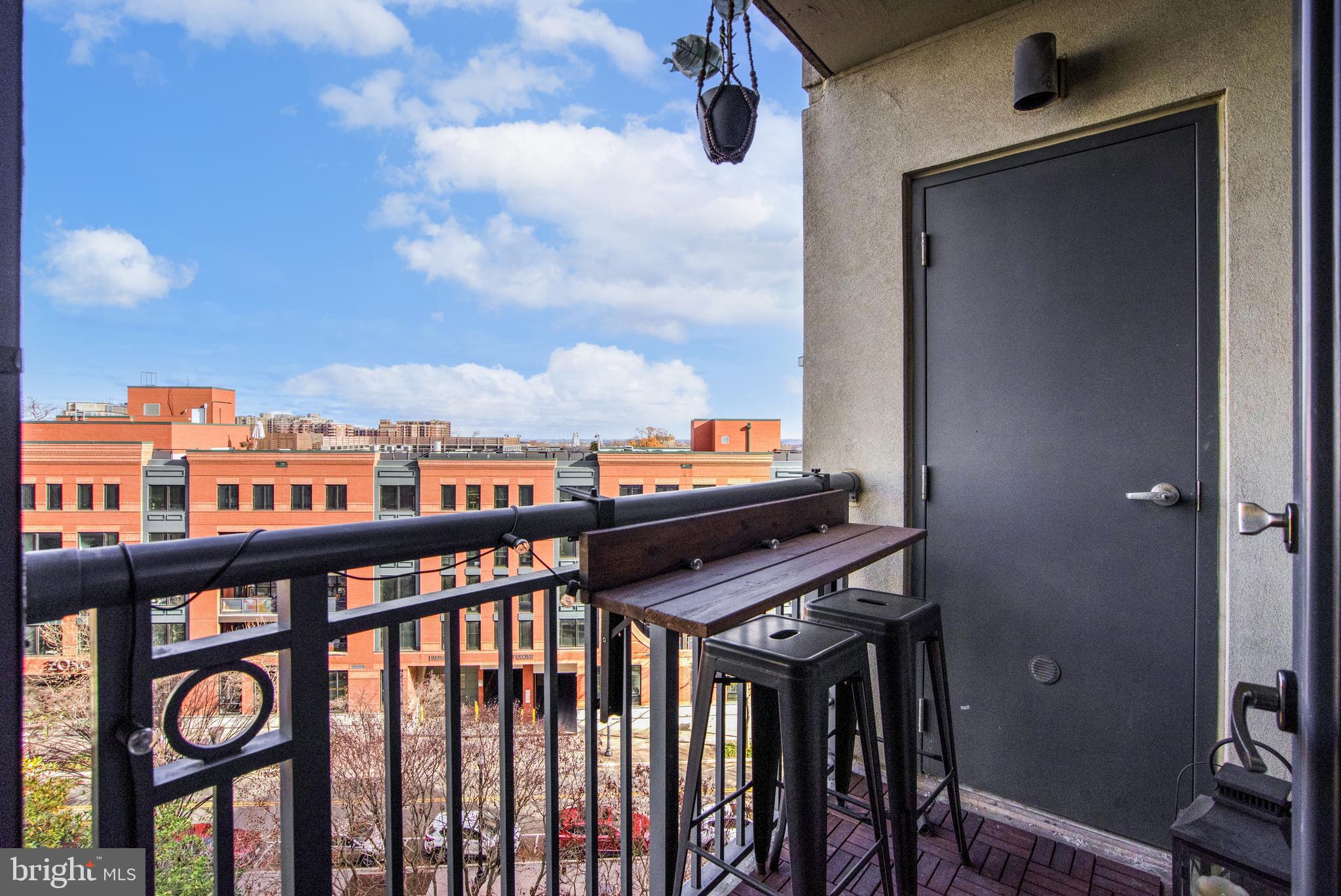 CLARENDON - Residential