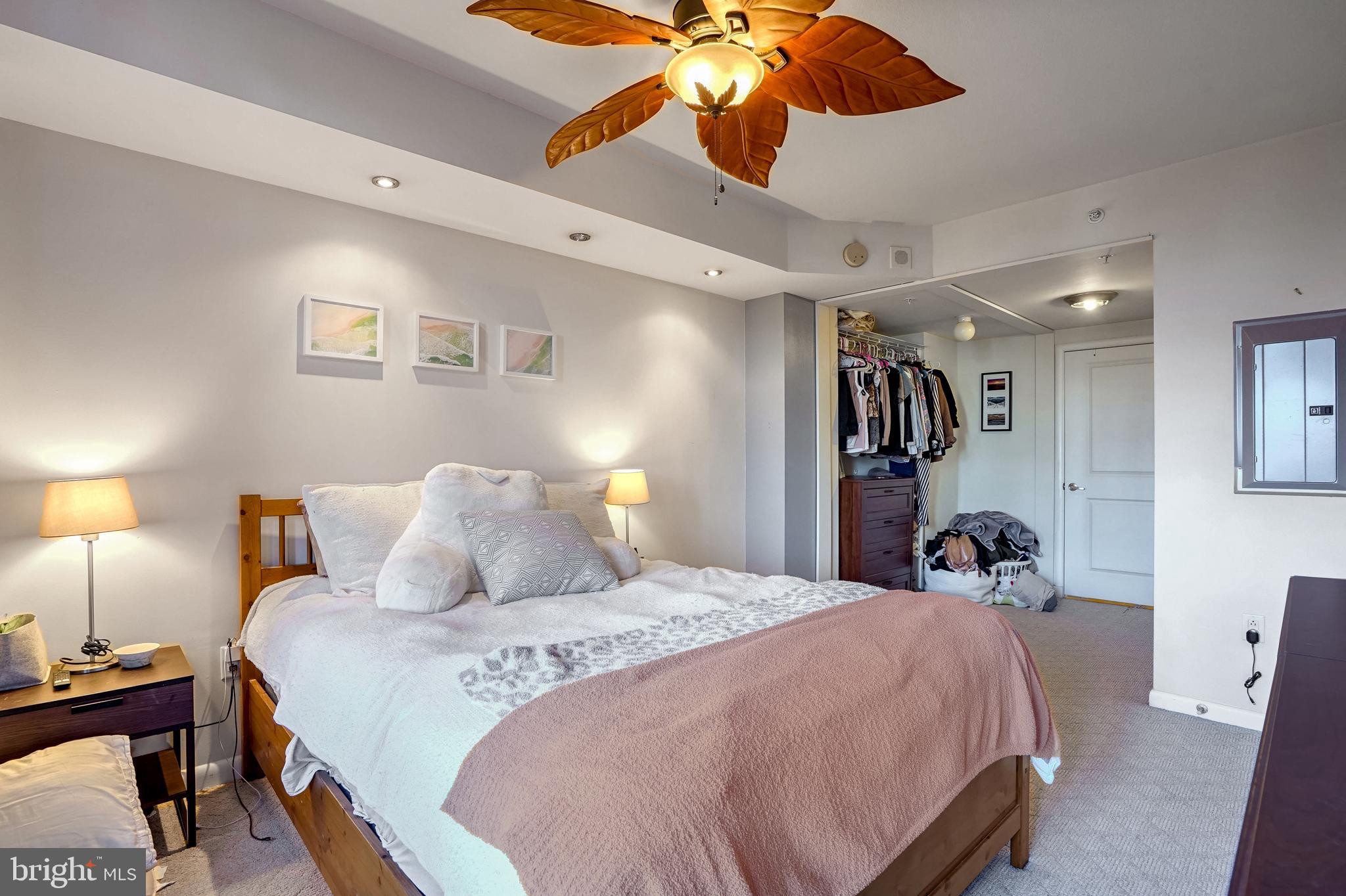 CLARENDON - Residential