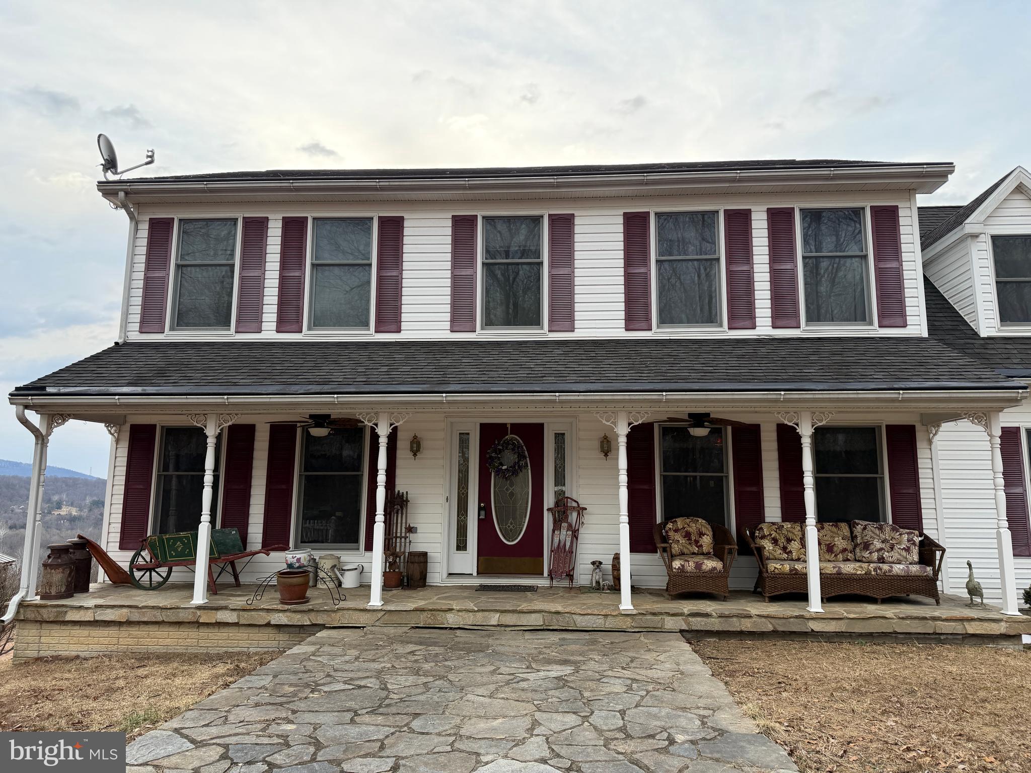 HAWKS NEST - Residential